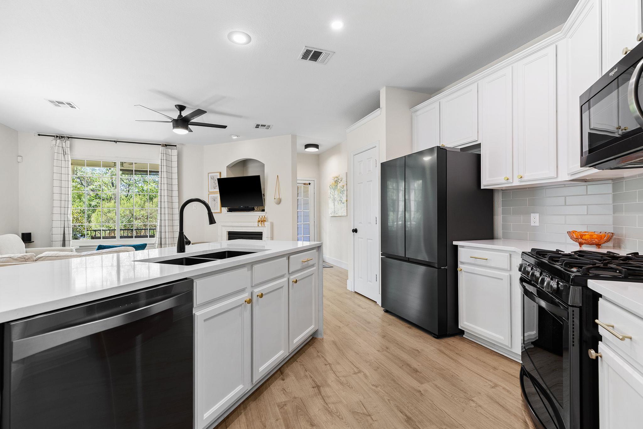 1900 Scofield Ridge Pkwy # 6803, Austin, TX 78727