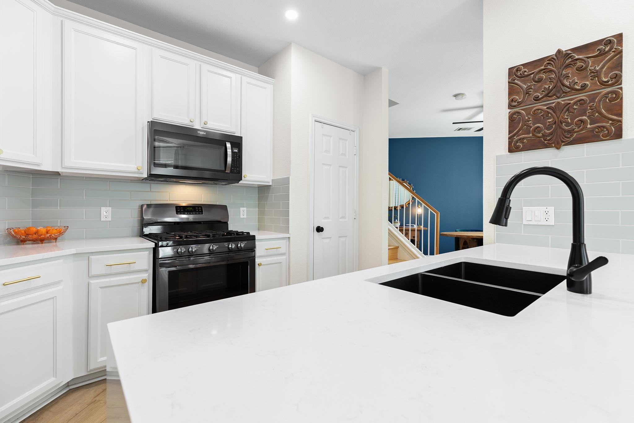 1900 Scofield Ridge Pkwy # 6803, Austin, TX 78727