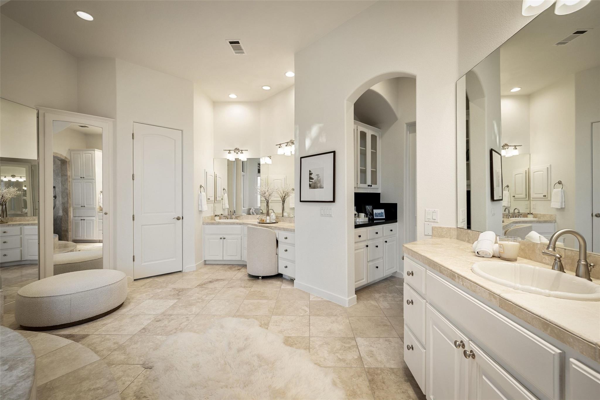 211 BELLA CIMA Dr, Austin, TX 78734