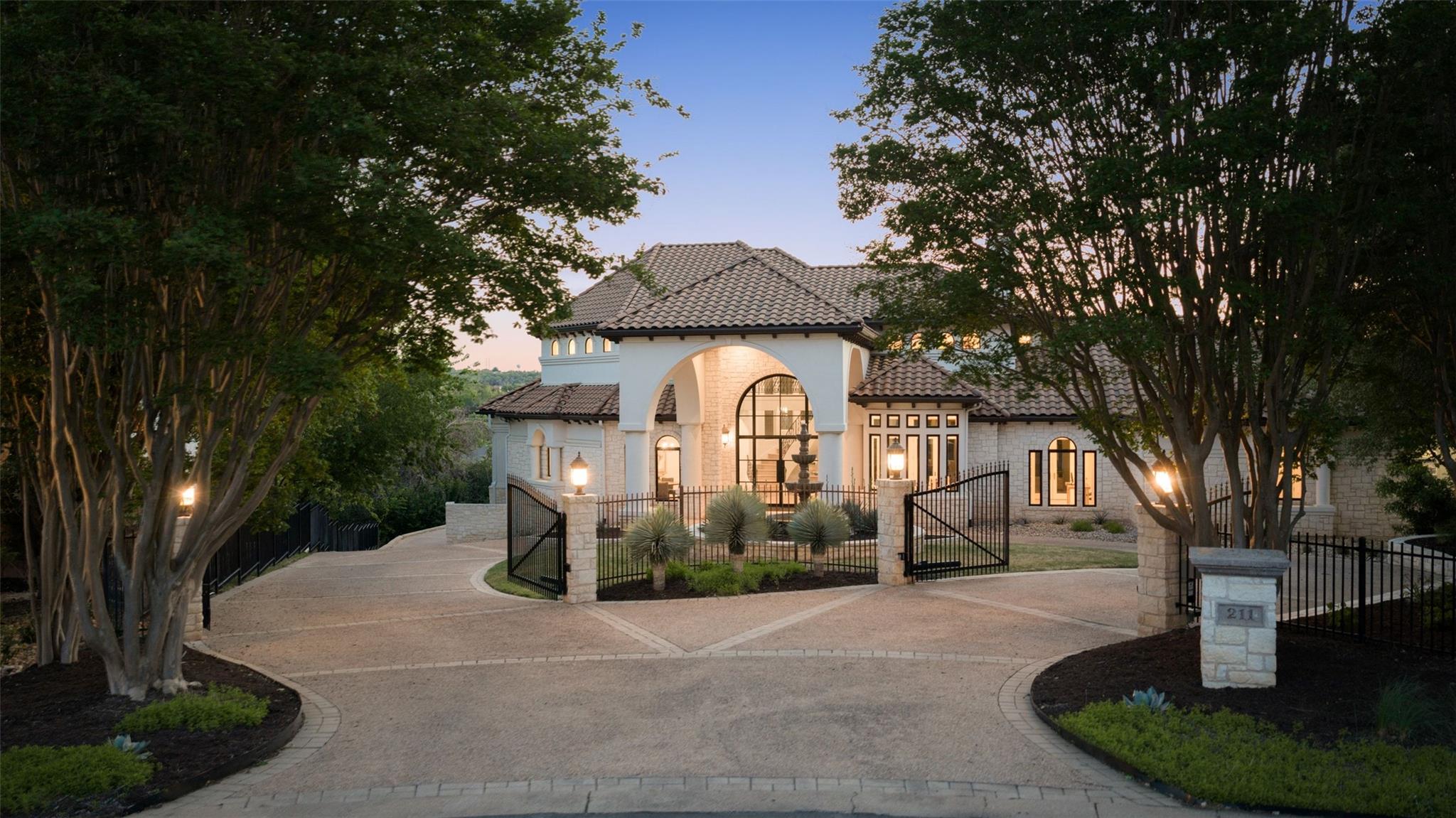 211 BELLA CIMA Dr, Austin, TX 78734