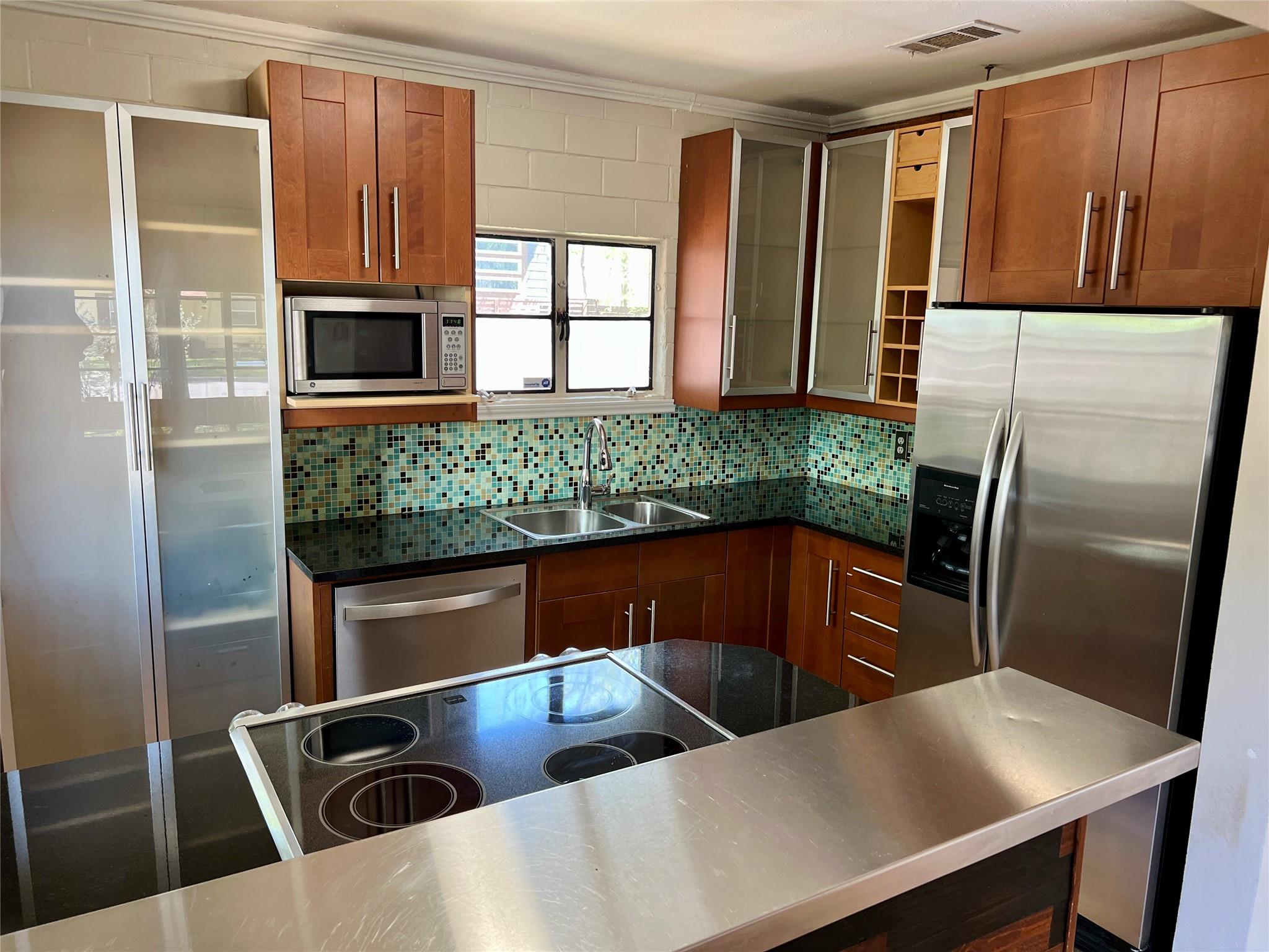 412 W Croslin St # A, Austin, TX 78752