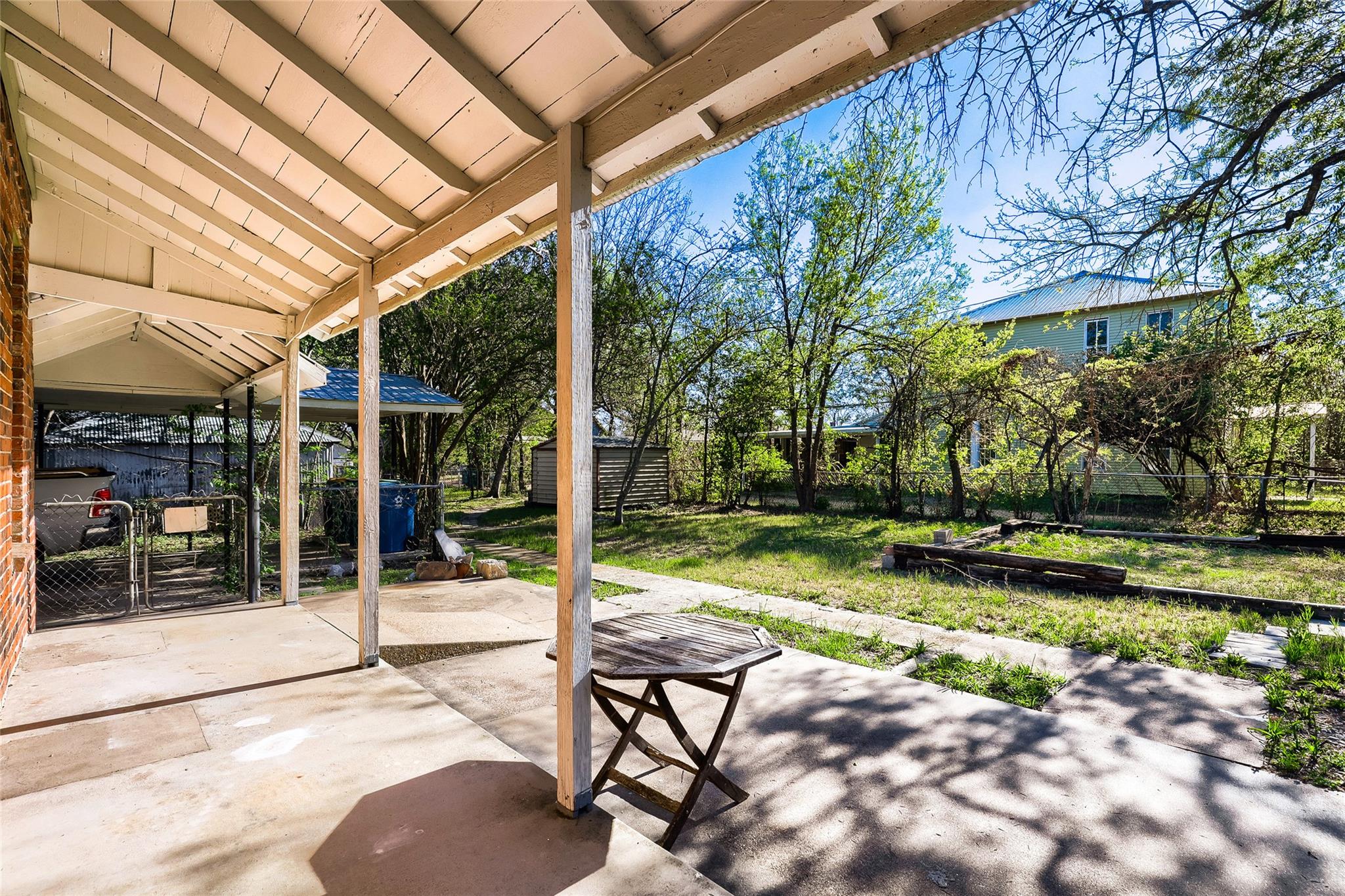 208 N Avenue, Elgin, TX 78621