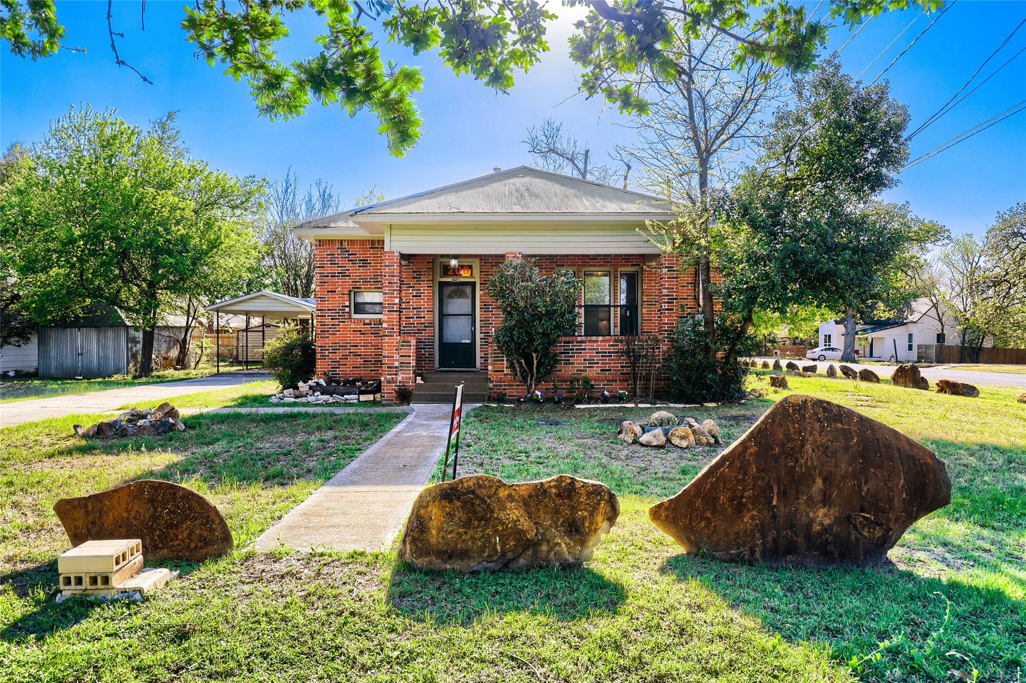 208 N Avenue, Elgin, TX 78621