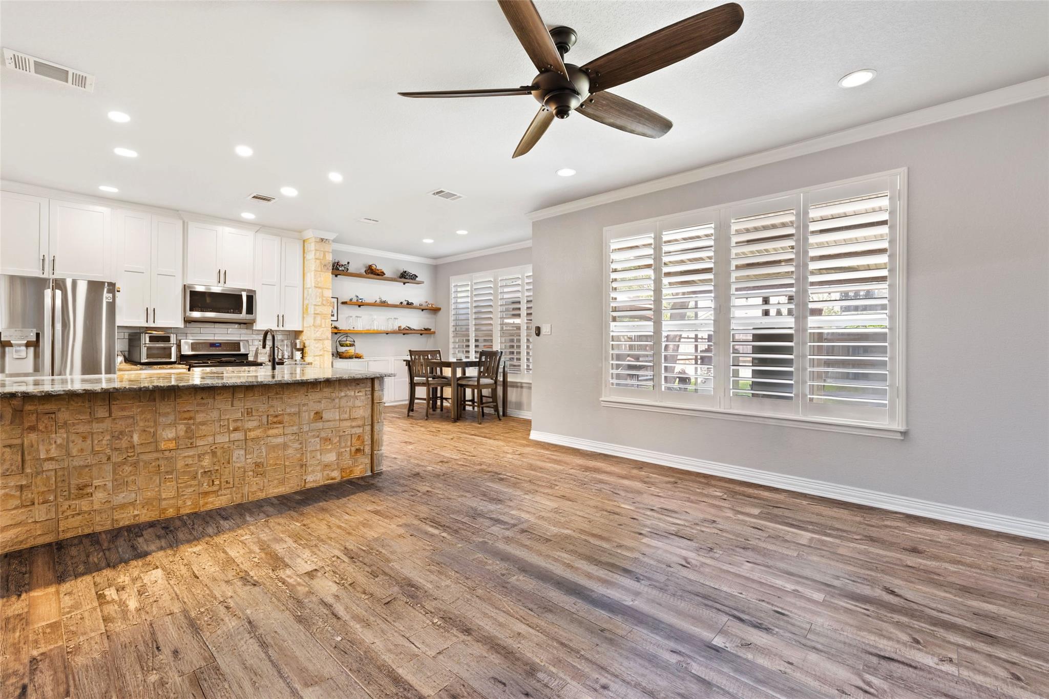 134 Prairie Springs Cv, Georgetown, TX 78626