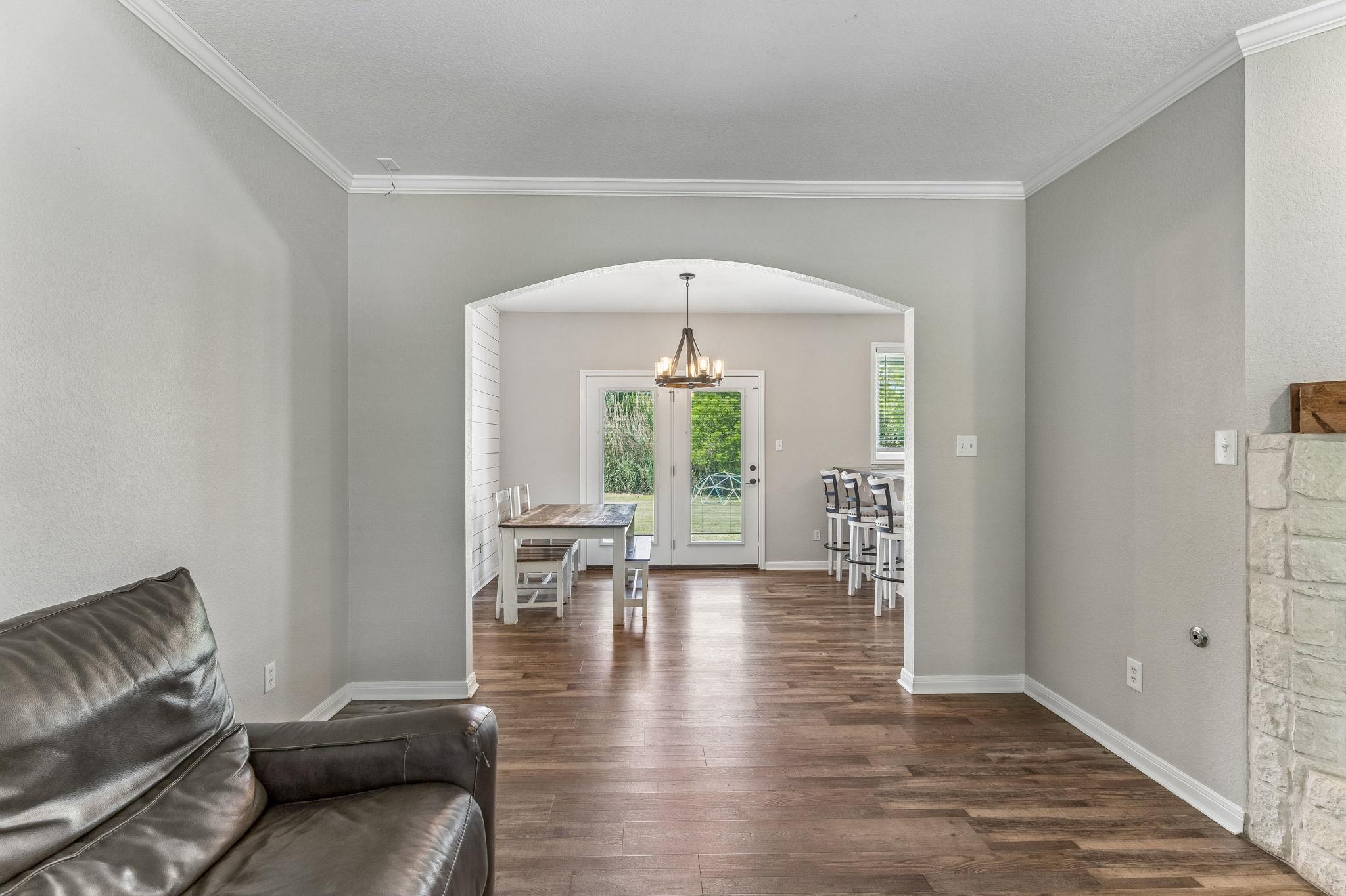 205 Morningside Cir, Hutto, TX 78634