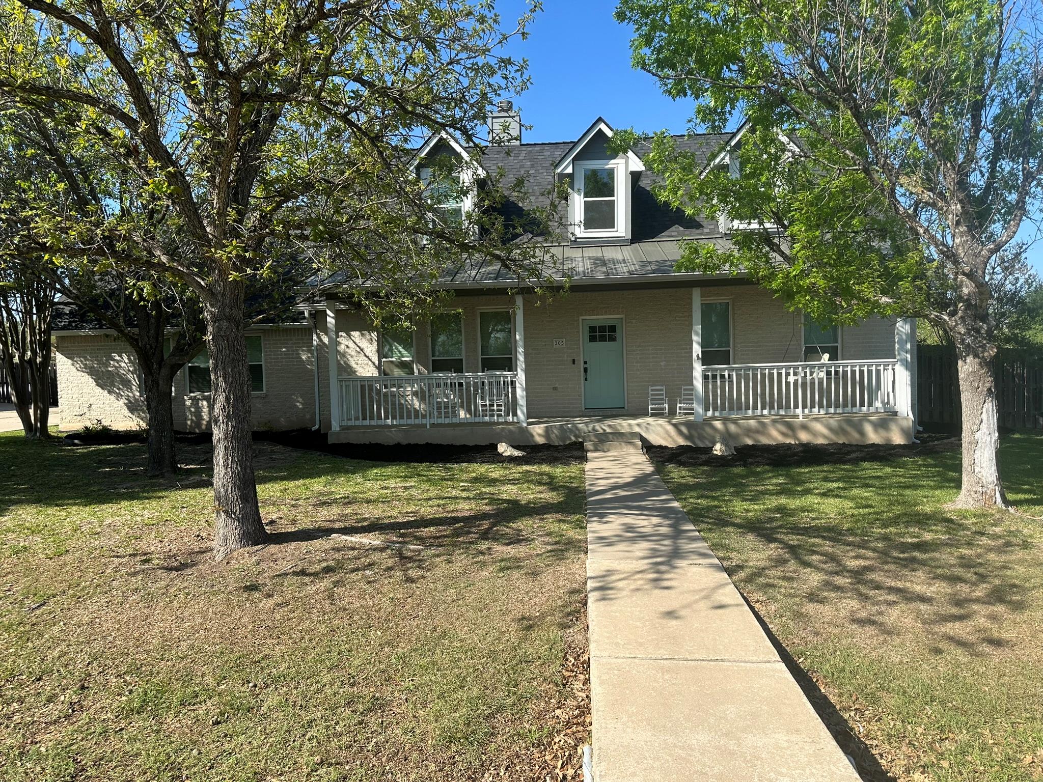 205 Morningside Cir, Hutto, TX 78634