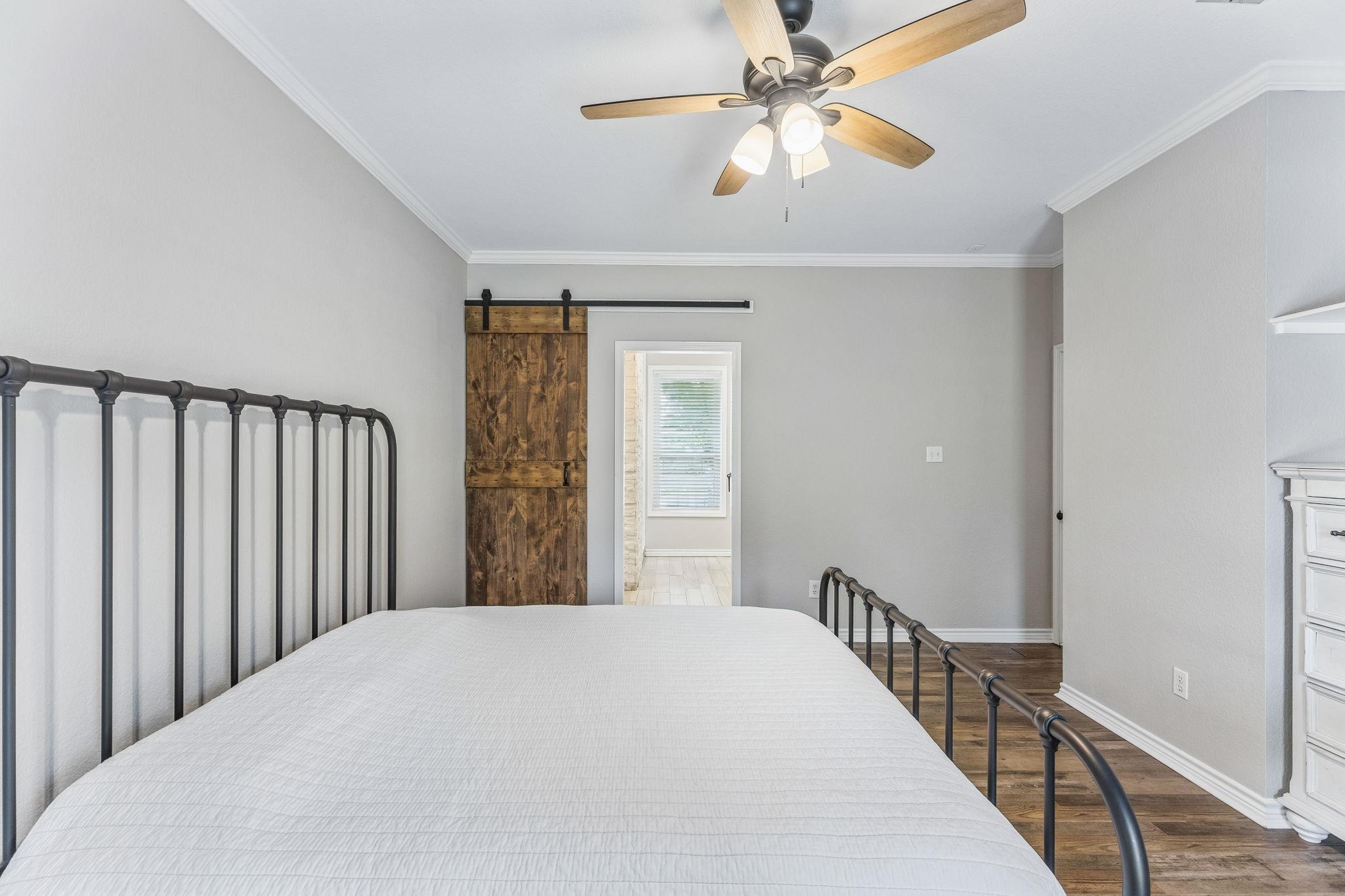 205 Morningside Cir, Hutto, TX 78634