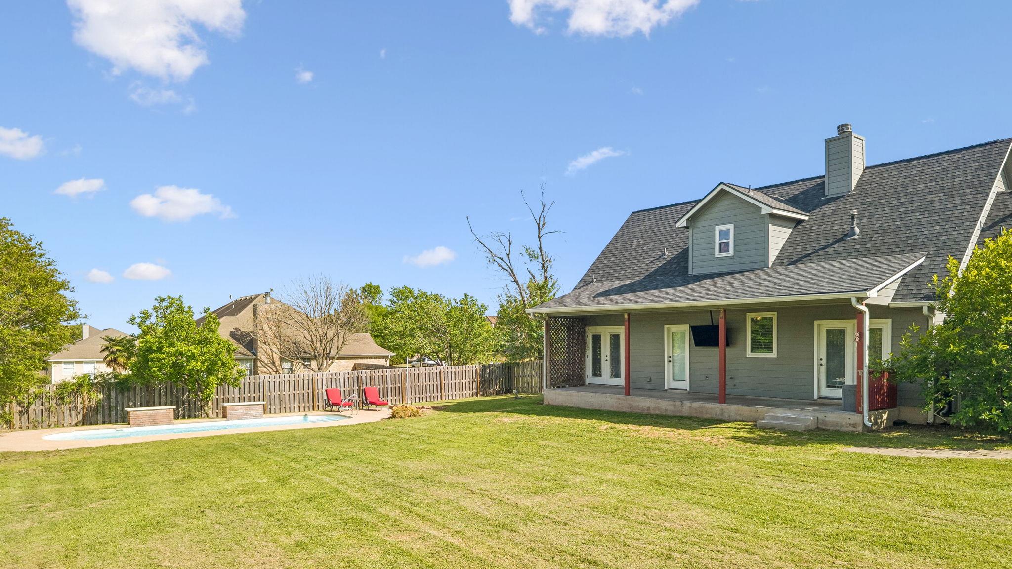 205 Morningside Cir, Hutto, TX 78634