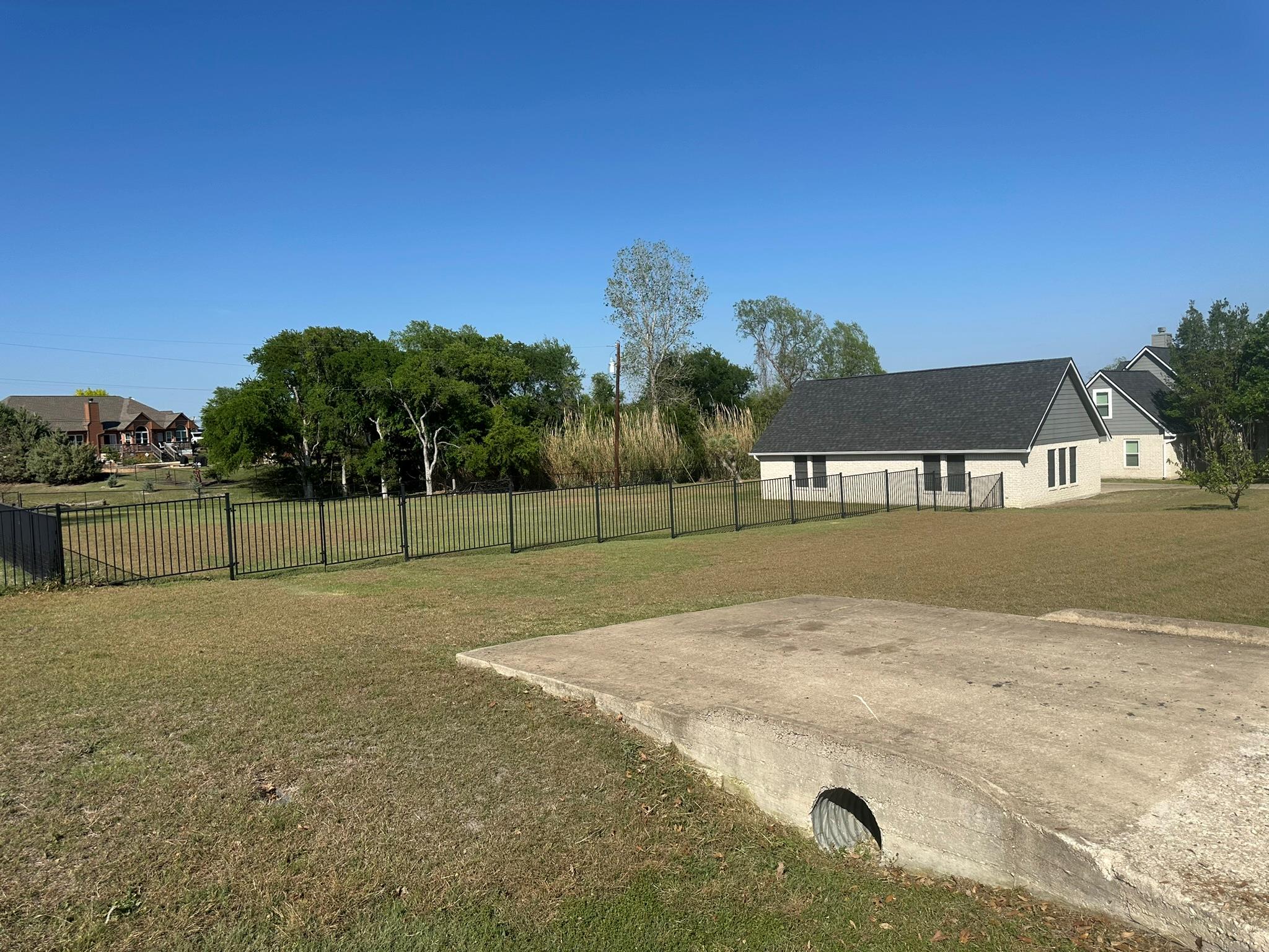 205 Morningside Cir, Hutto, TX 78634