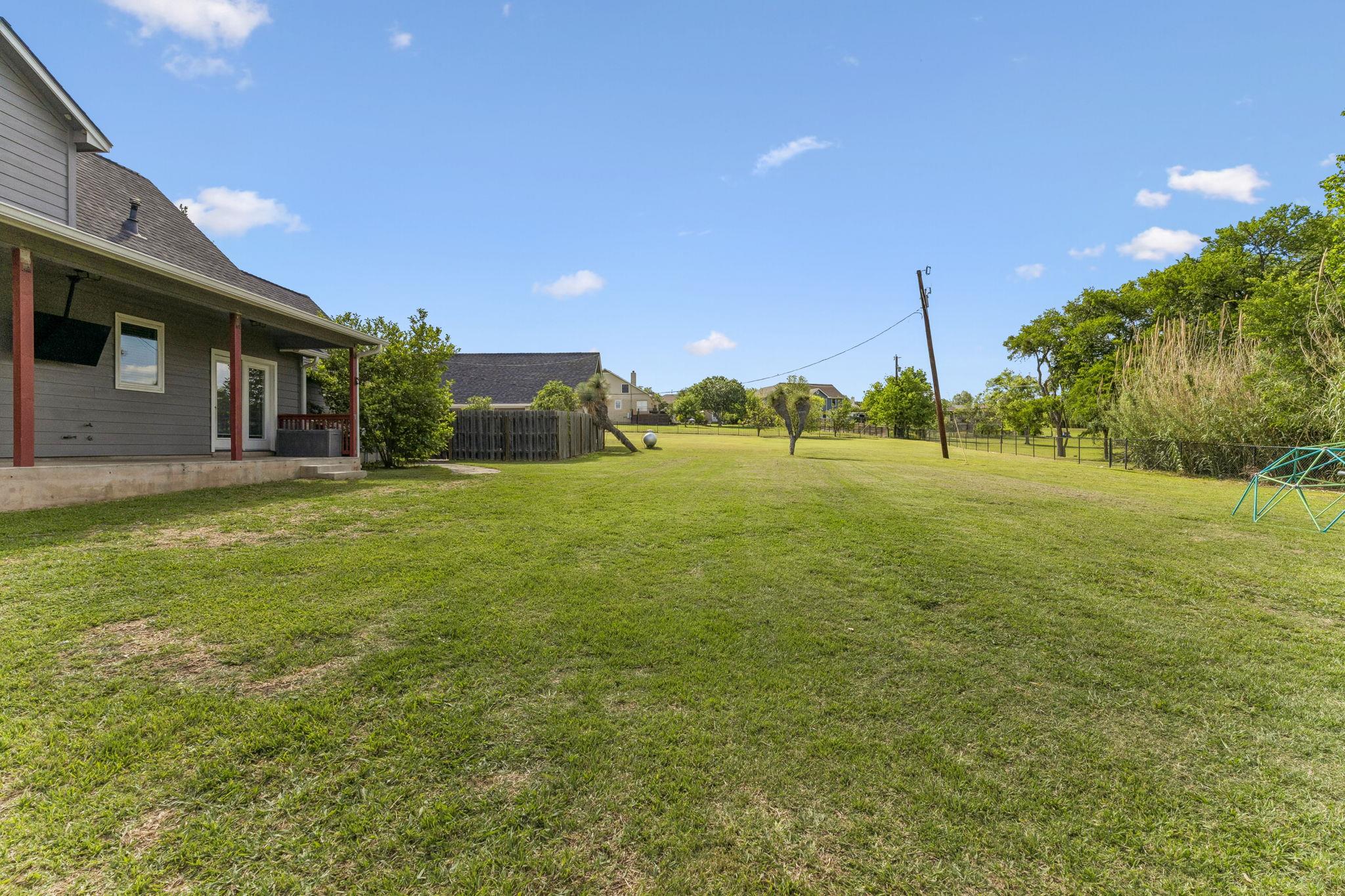 205 Morningside Cir, Hutto, TX 78634