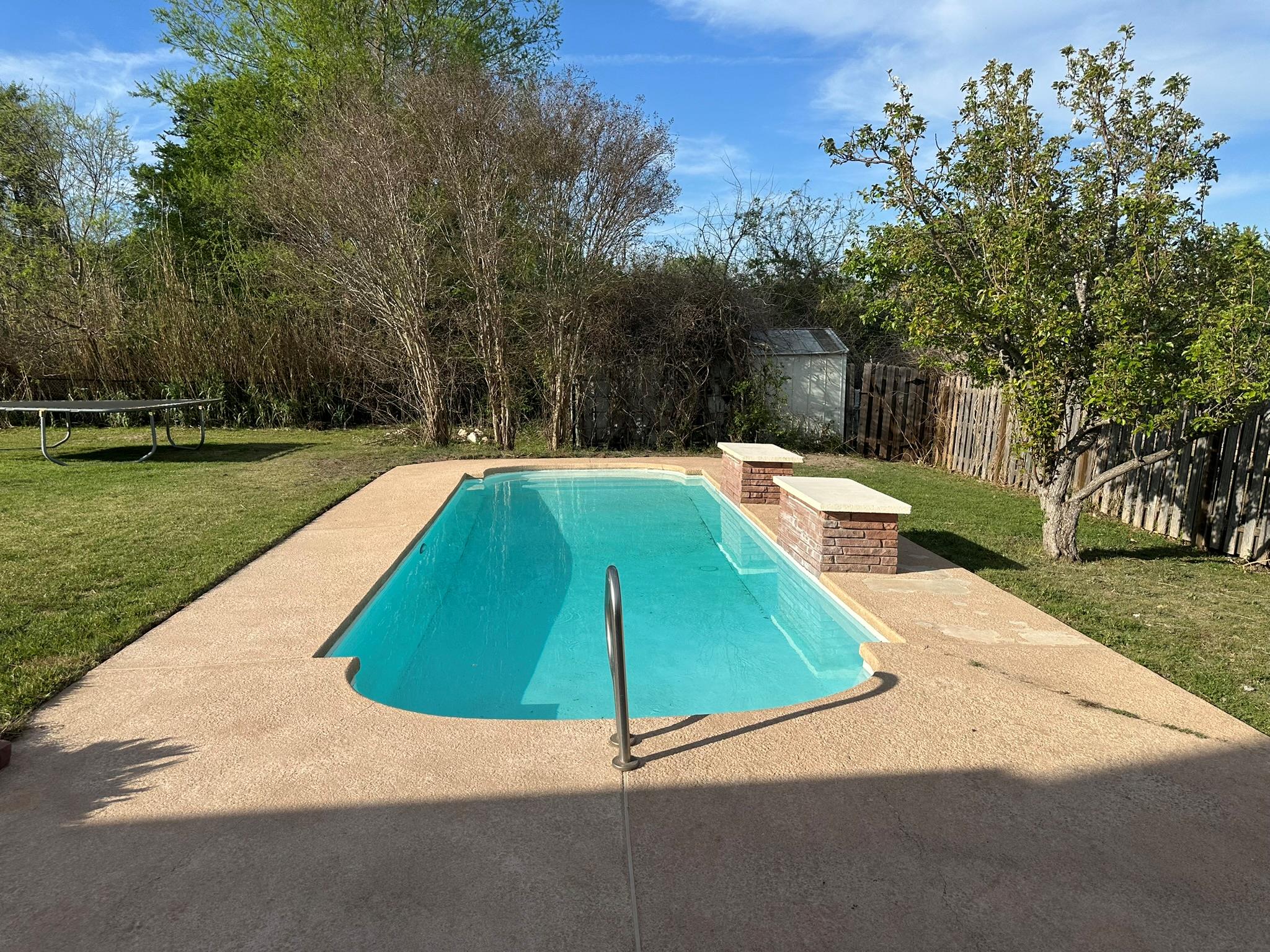 205 Morningside Cir, Hutto, TX 78634