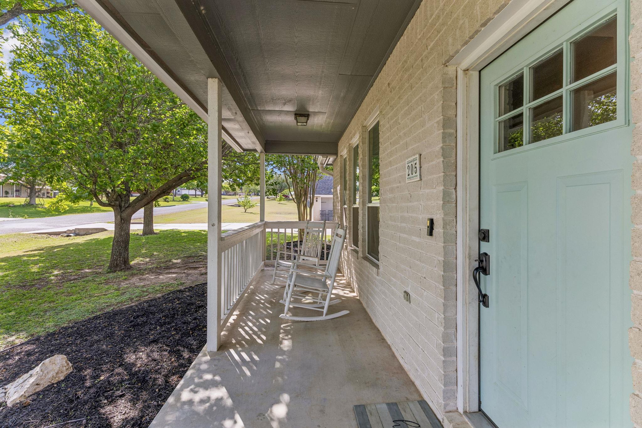 205 Morningside Cir, Hutto, TX 78634