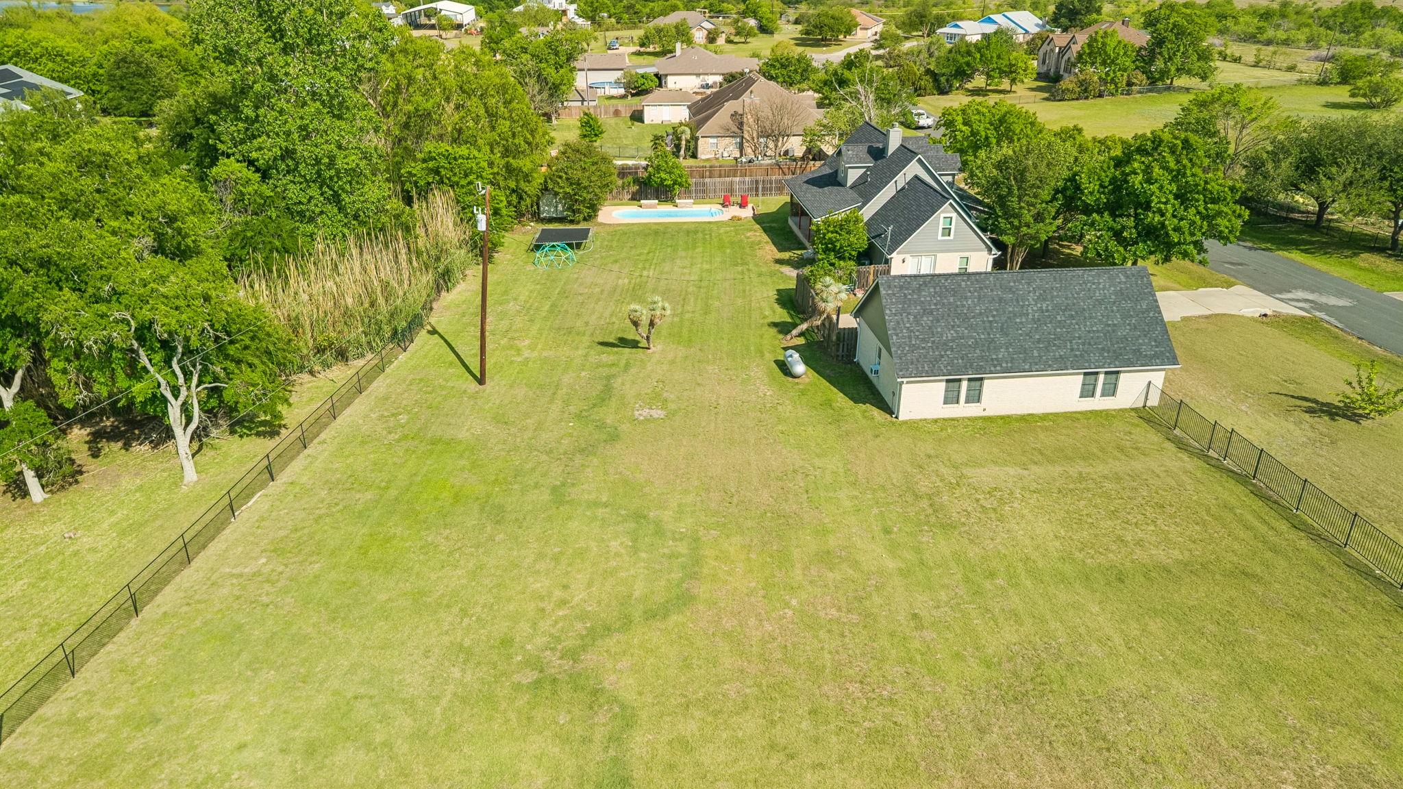 205 Morningside Cir, Hutto, TX 78634