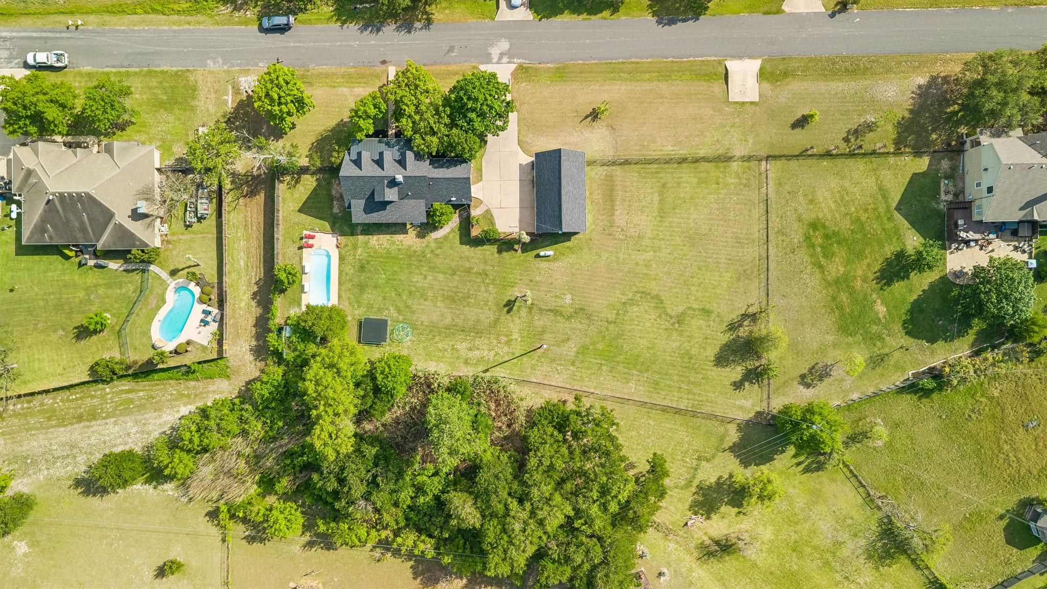 205 Morningside Cir, Hutto, TX 78634