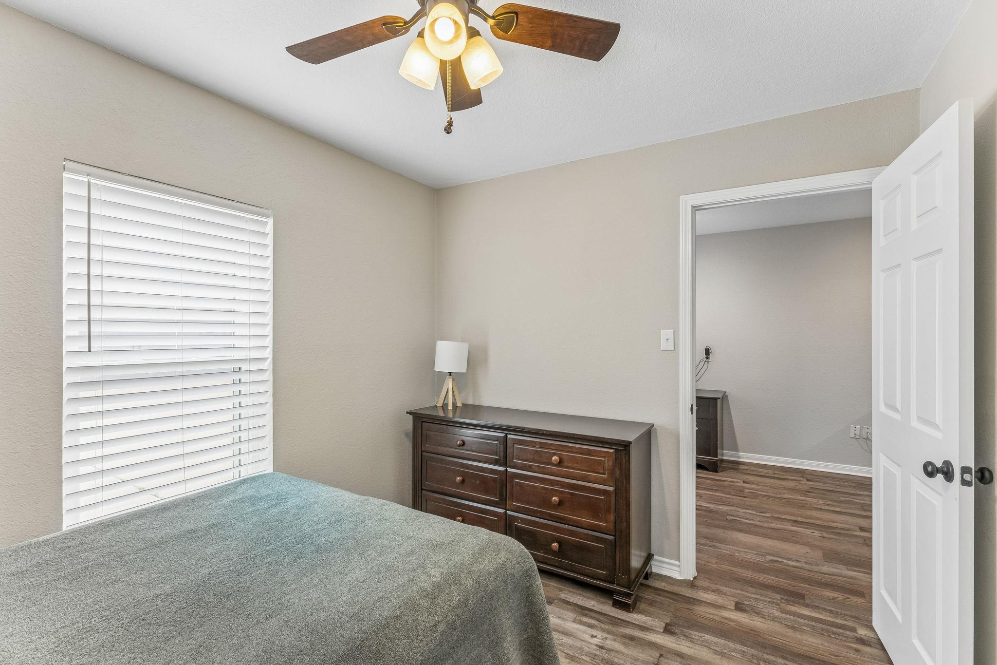 205 Morningside Cir, Hutto, TX 78634