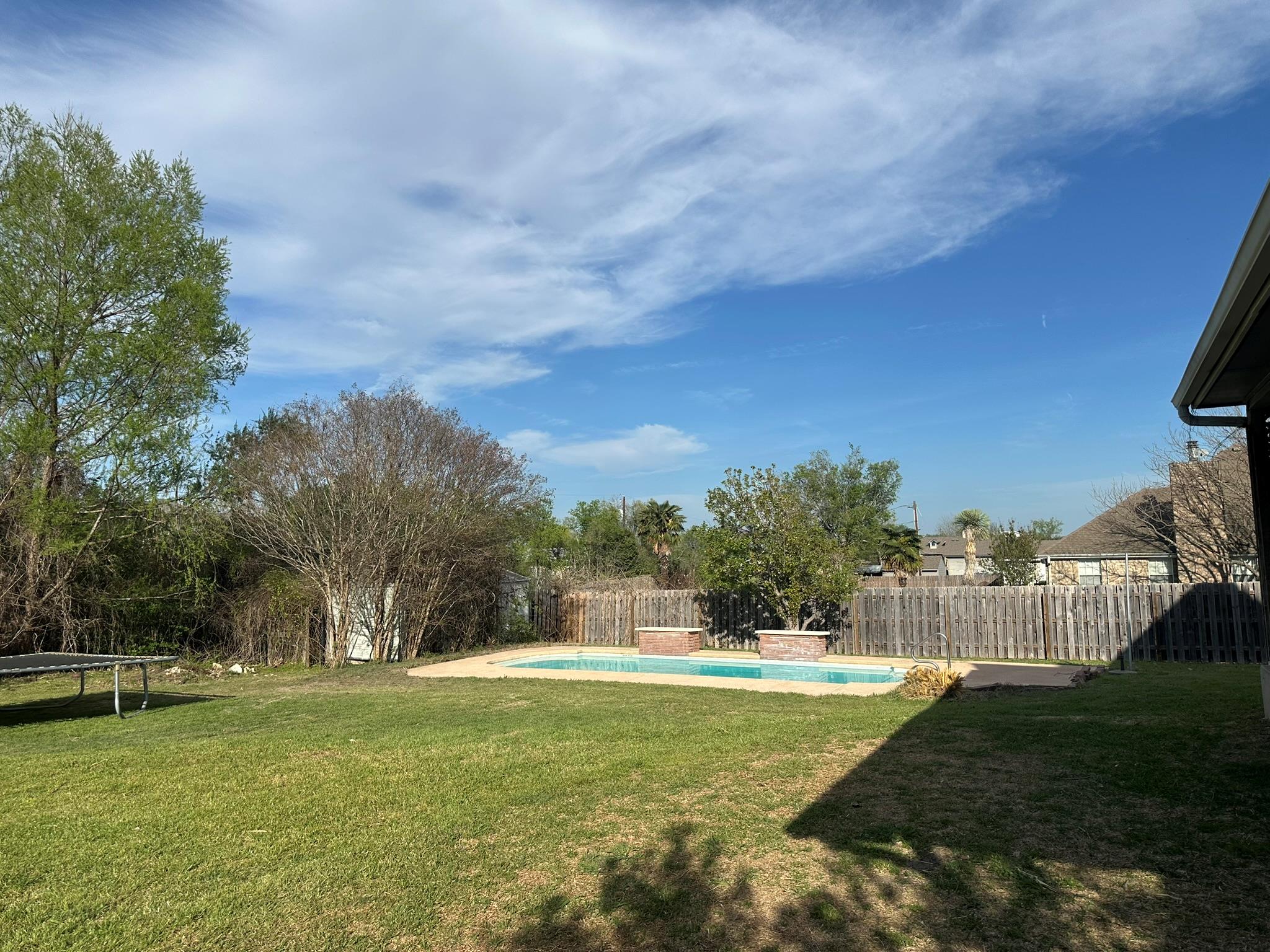 205 Morningside Cir, Hutto, TX 78634