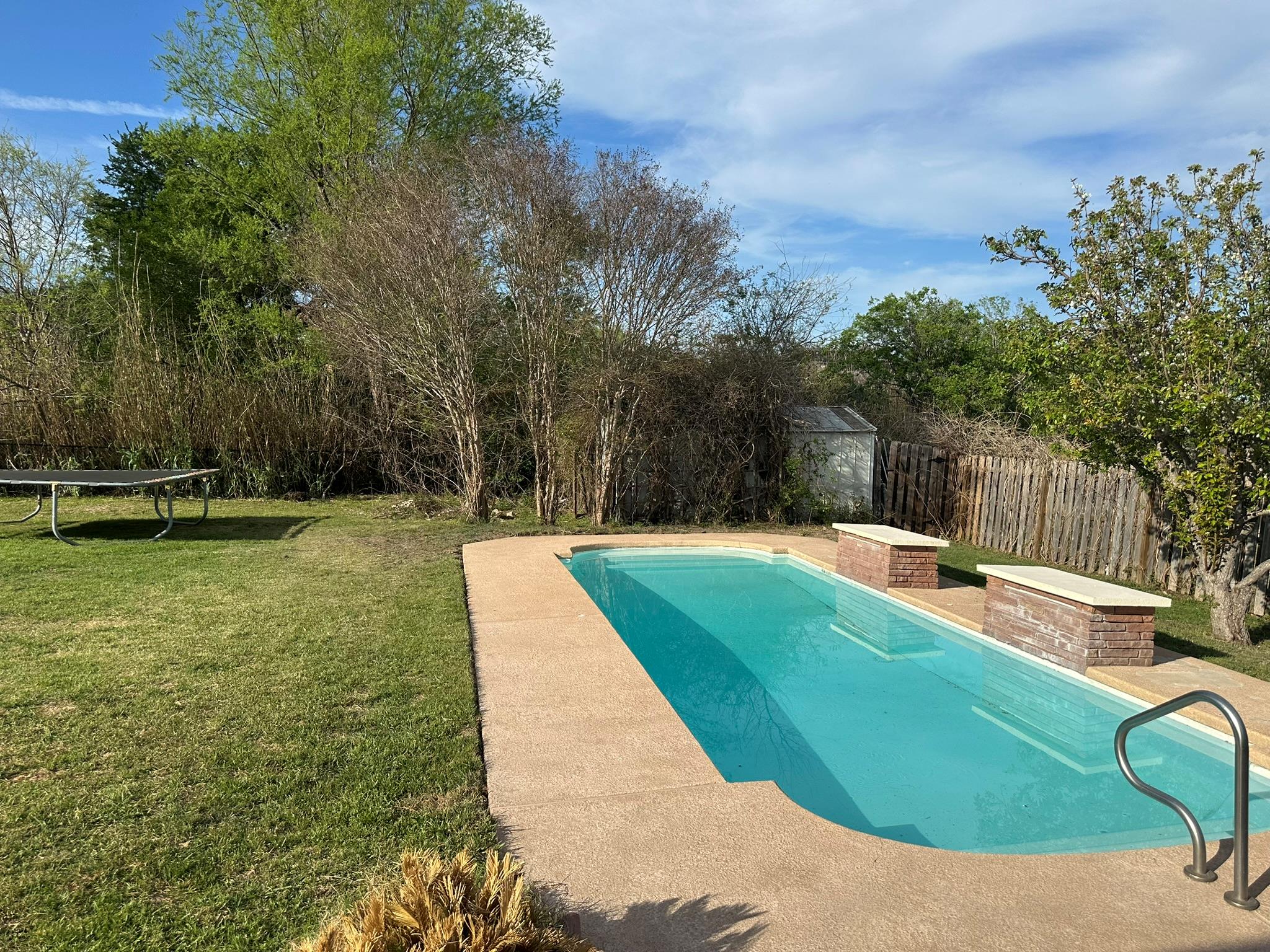 205 Morningside Cir, Hutto, TX 78634