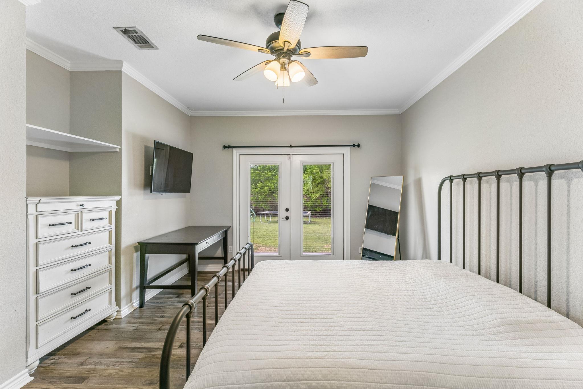205 Morningside Cir, Hutto, TX 78634