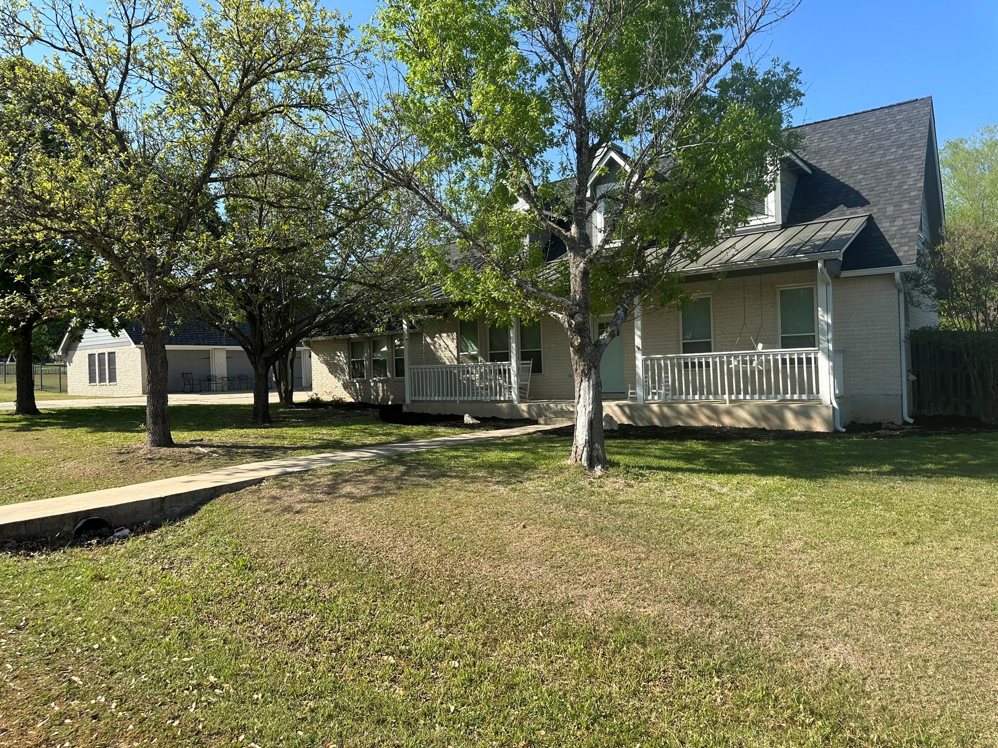 205 Morningside Cir, Hutto, TX 78634