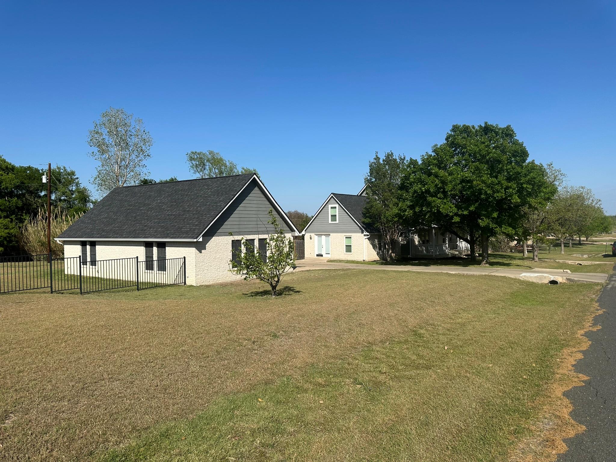 205 Morningside Cir, Hutto, TX 78634