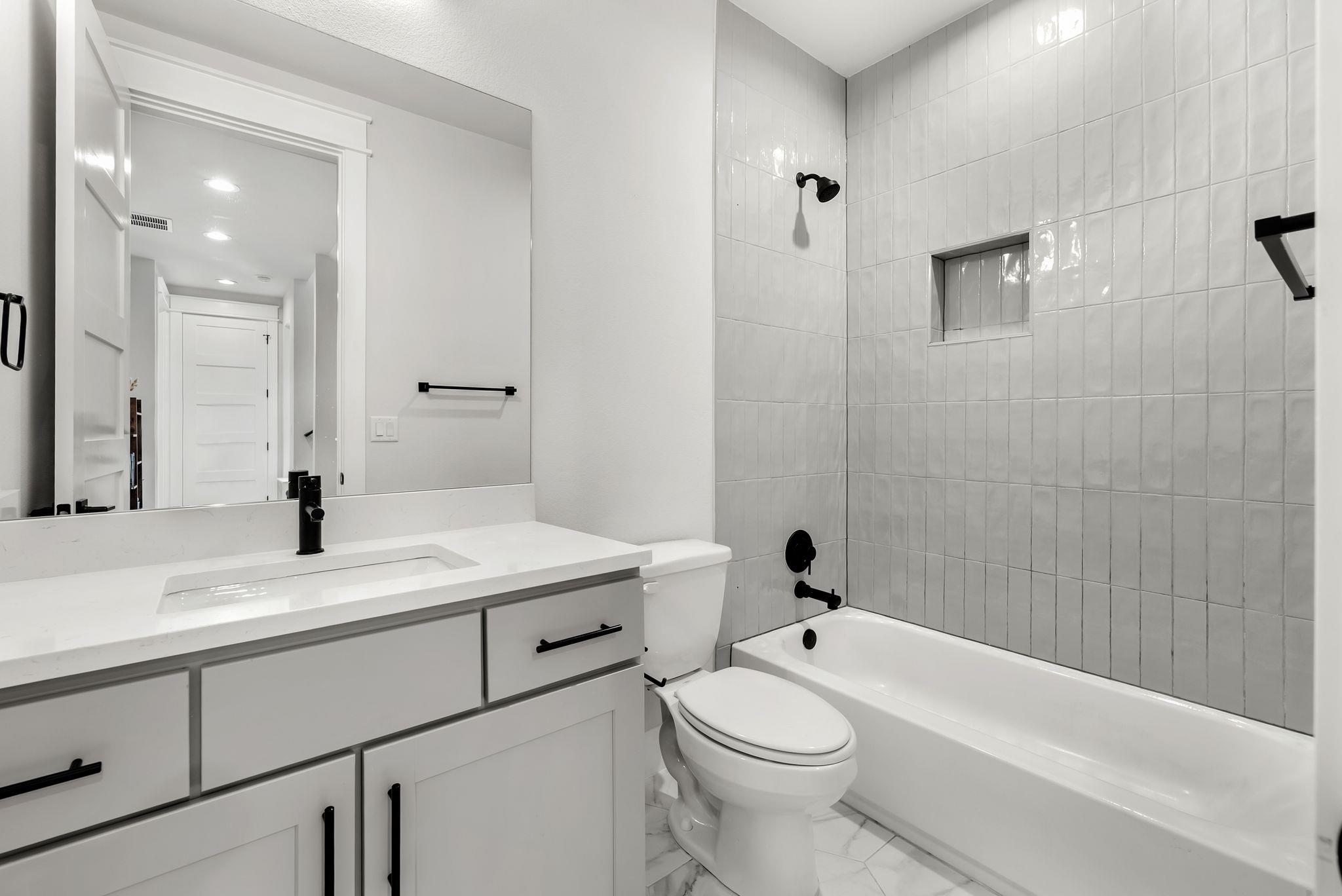 5109 Stone Gate Dr # 1, Austin, TX 78721