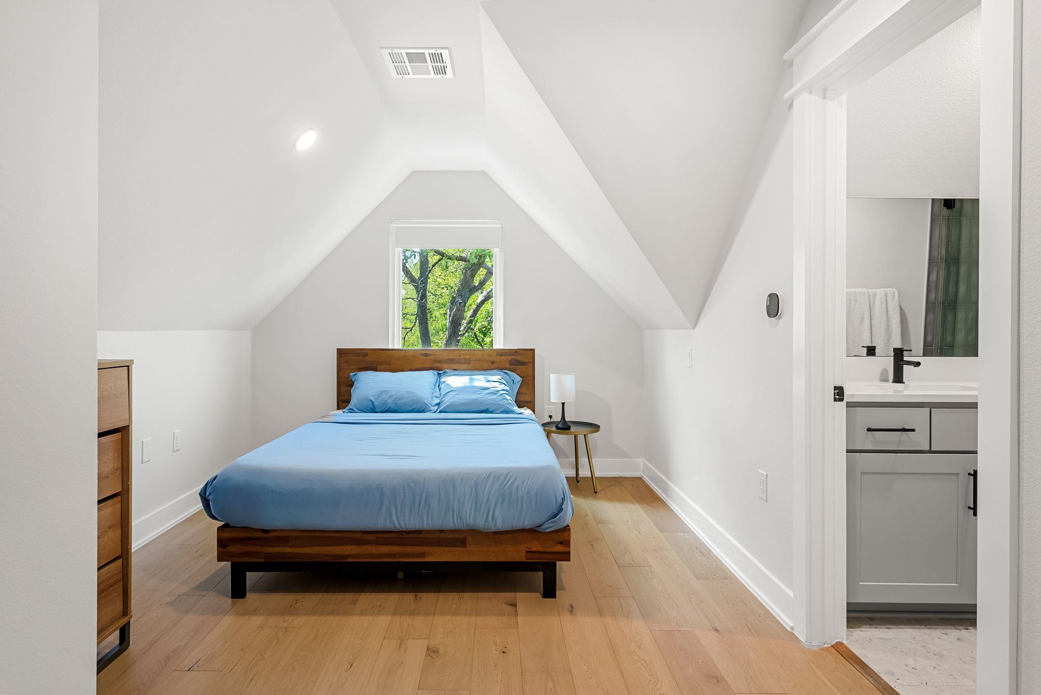 5109 Stone Gate Dr # 1, Austin, TX 78721