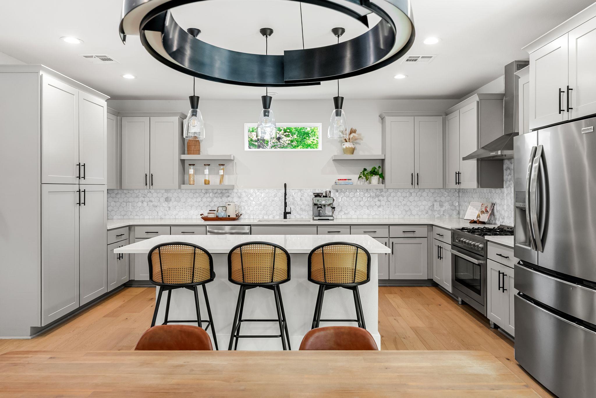 5109 Stone Gate Dr # 1, Austin, TX 78721