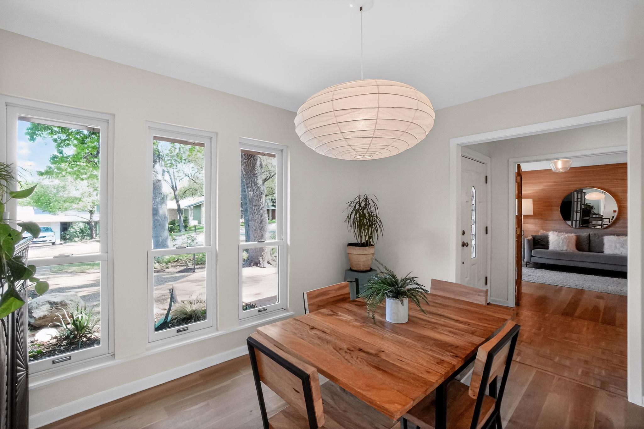 2104 Four Oaks Ln, Austin, TX 78704