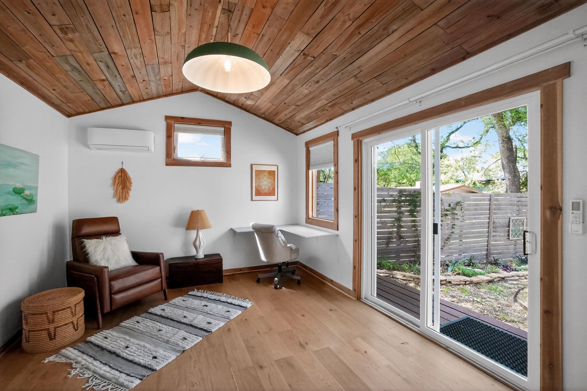 2104 Four Oaks Ln, Austin, TX 78704