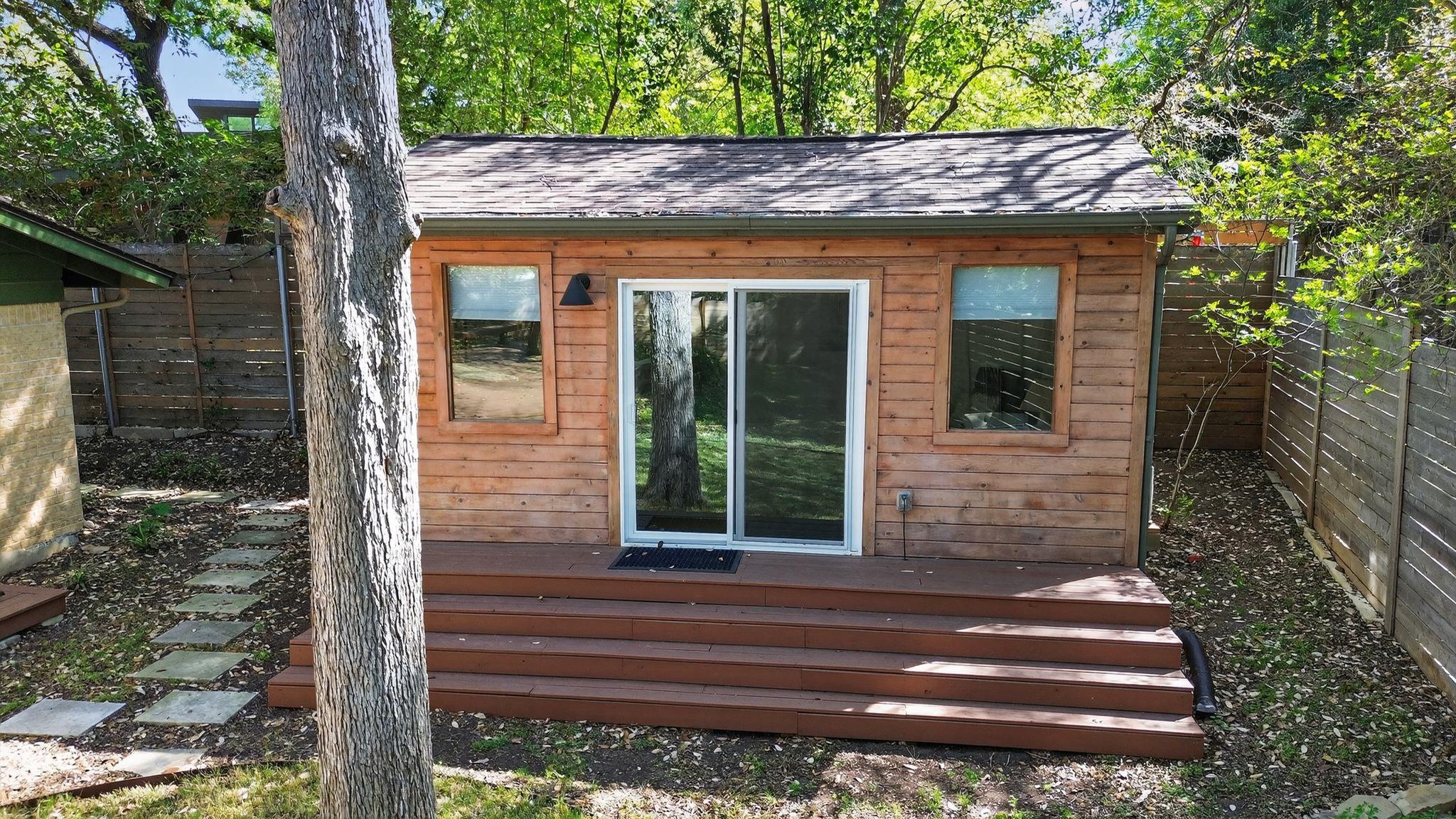 2104 Four Oaks Ln, Austin, TX 78704