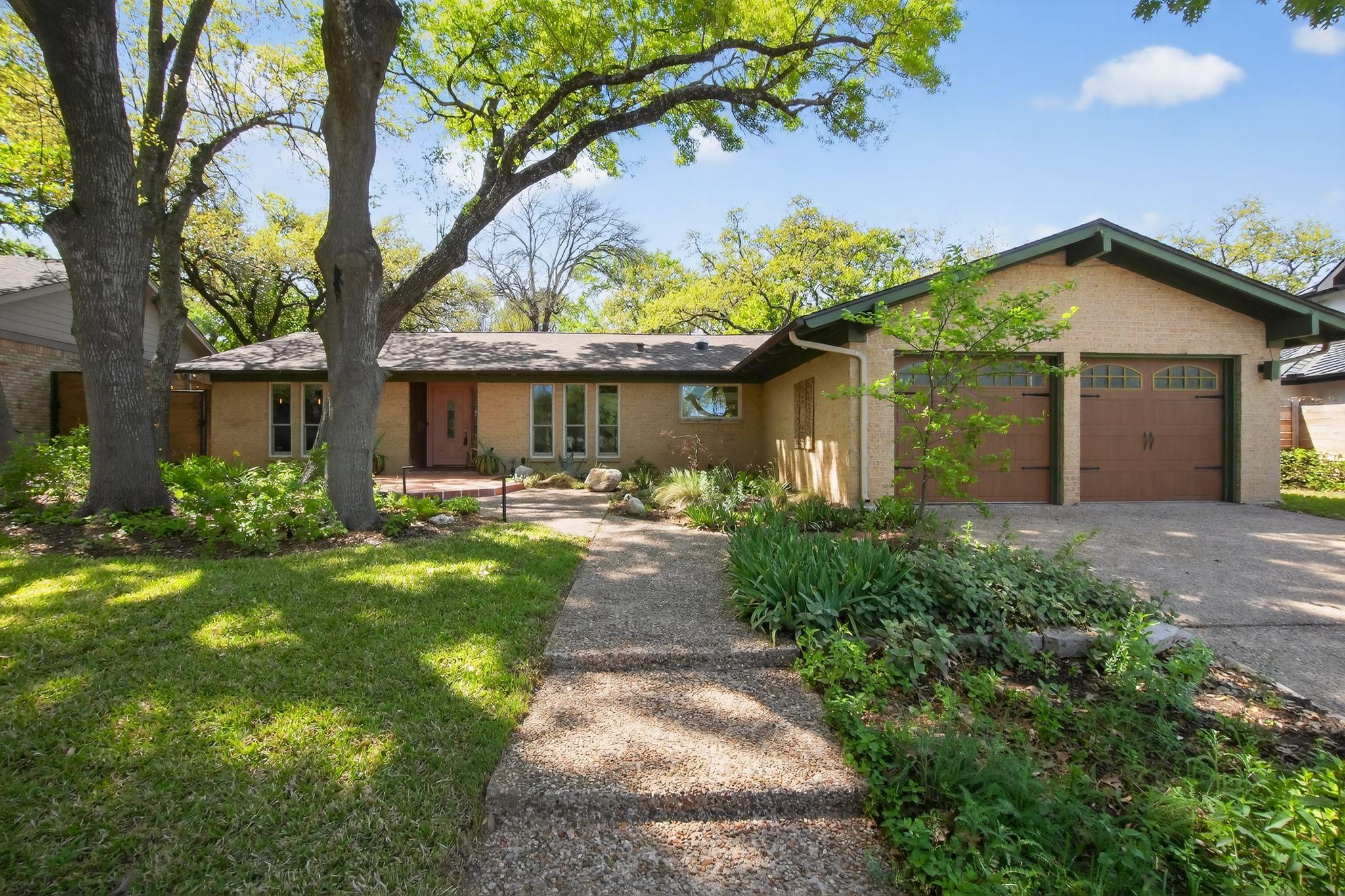 2104 Four Oaks Ln, Austin, TX 78704