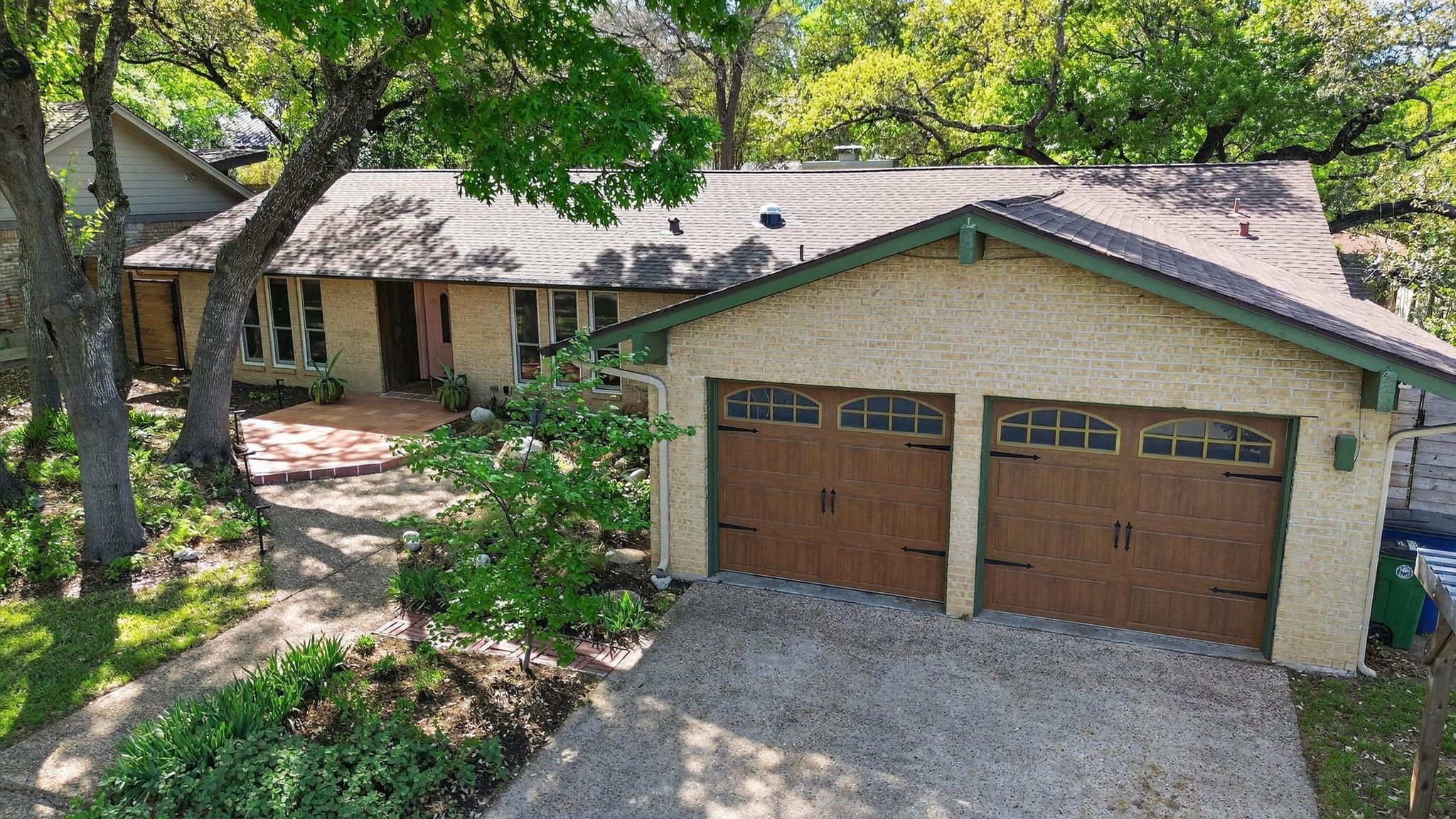 2104 Four Oaks Ln, Austin, TX 78704