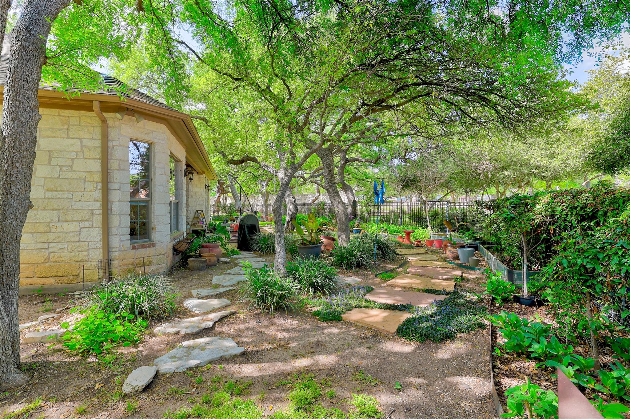 805 Boquilla Trl, Georgetown, TX 78633