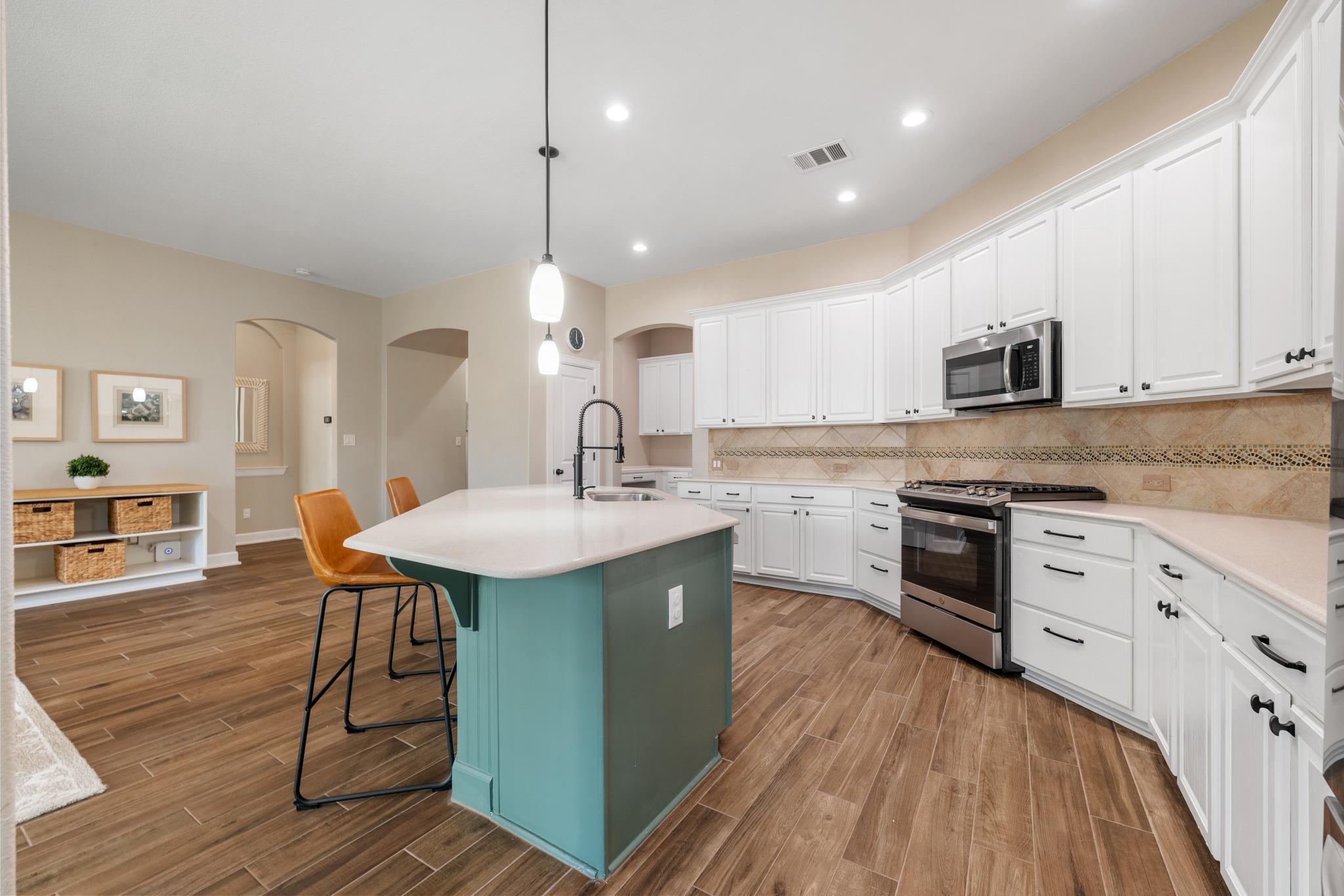 290 Grafton Ln, Austin, TX 78737