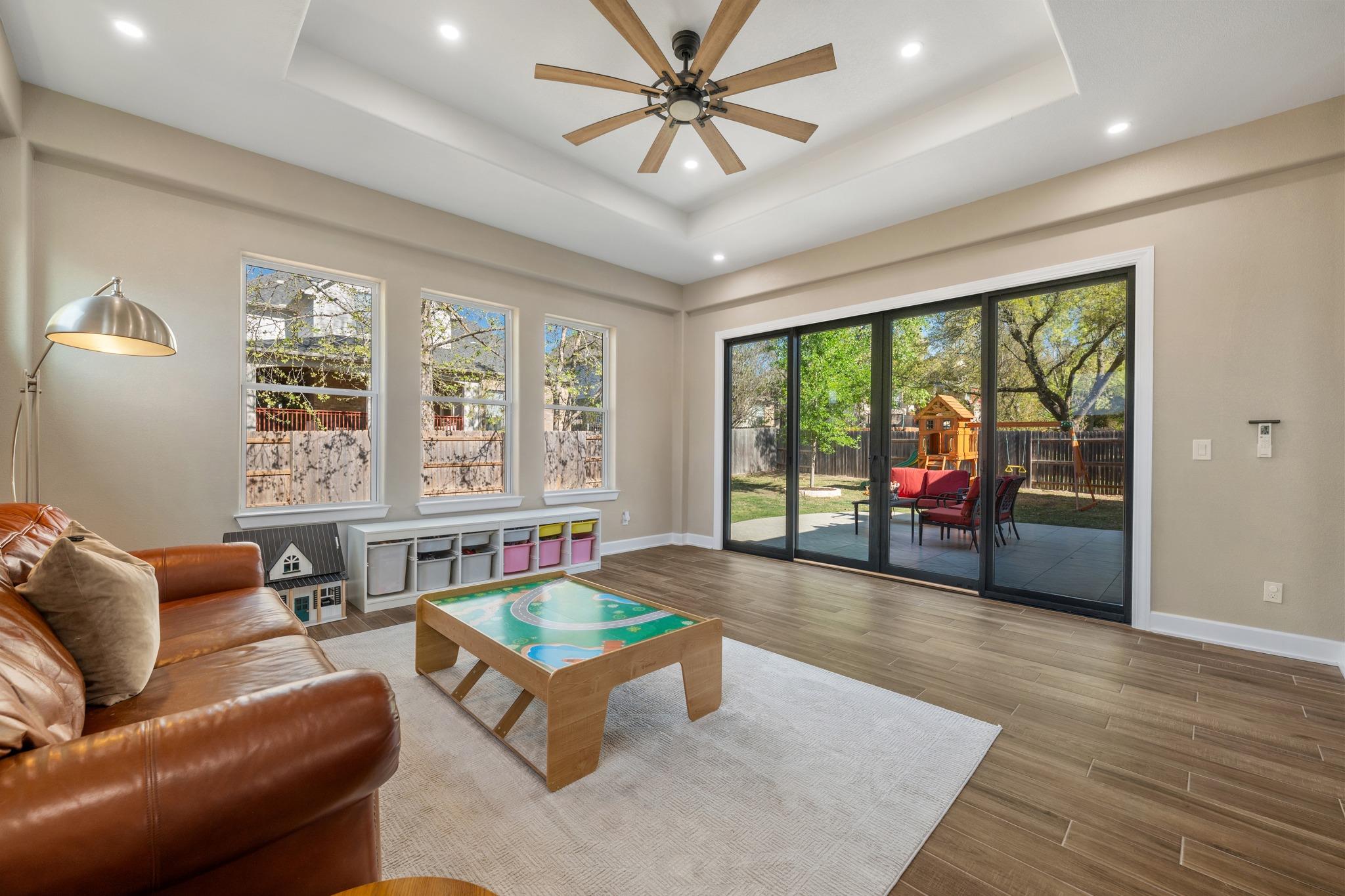 290 Grafton Ln, Austin, TX 78737