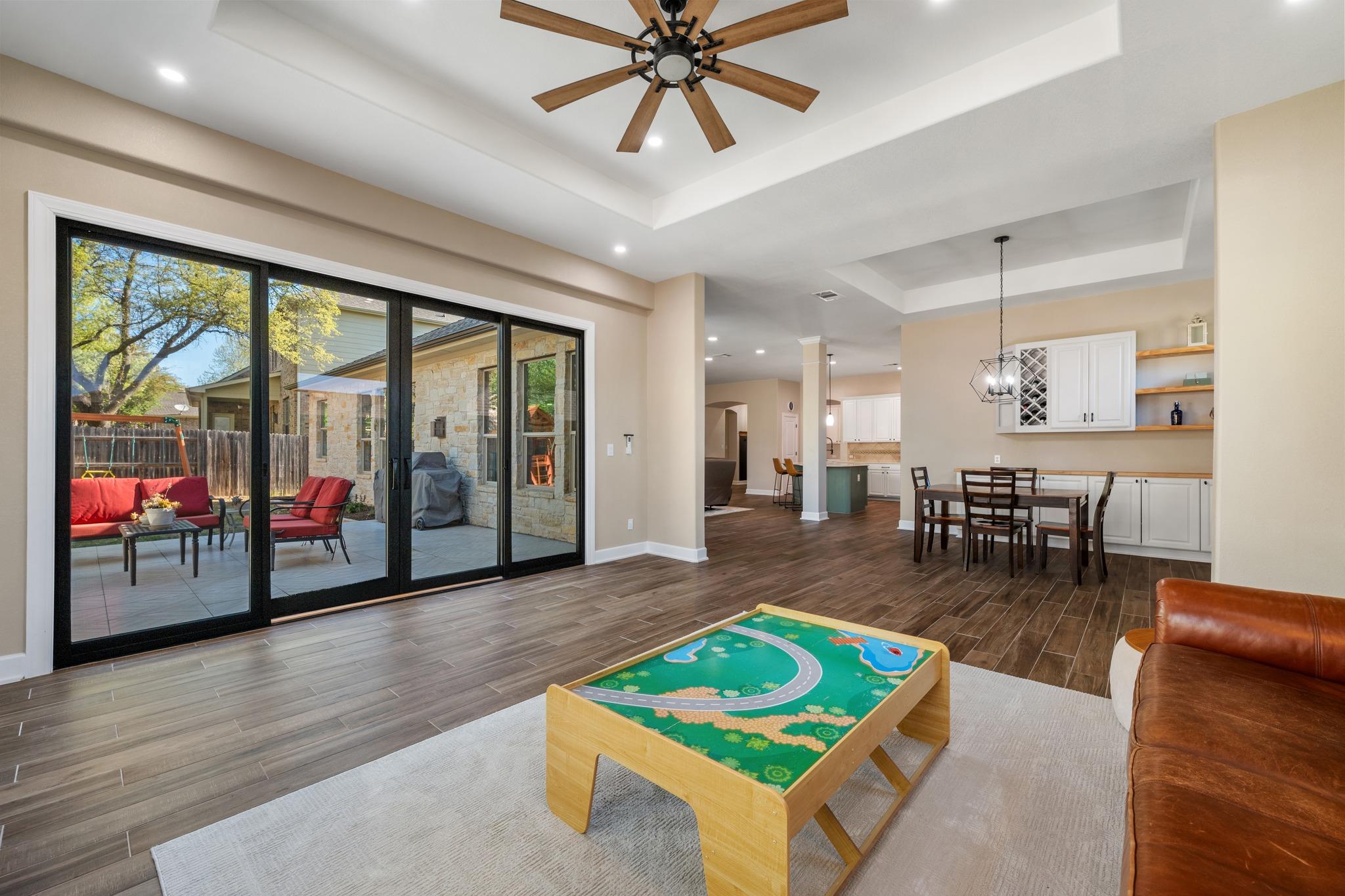 290 Grafton Ln, Austin, TX 78737