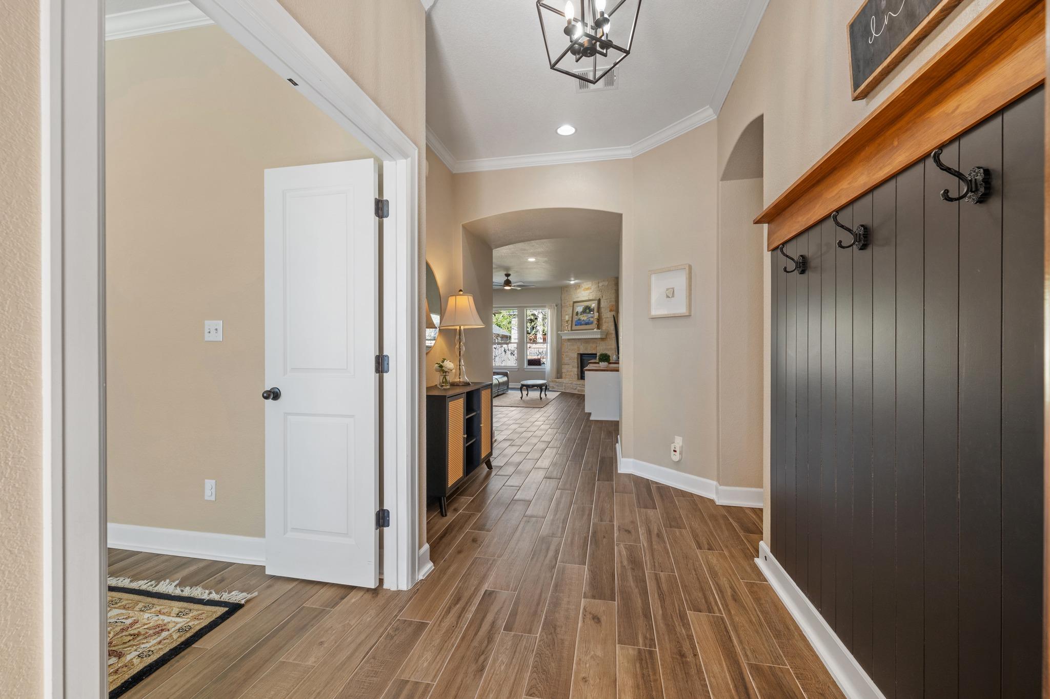 290 Grafton Ln, Austin, TX 78737