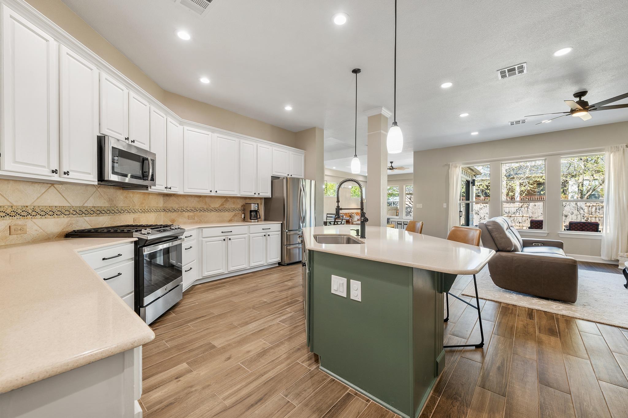 290 Grafton Ln, Austin, TX 78737