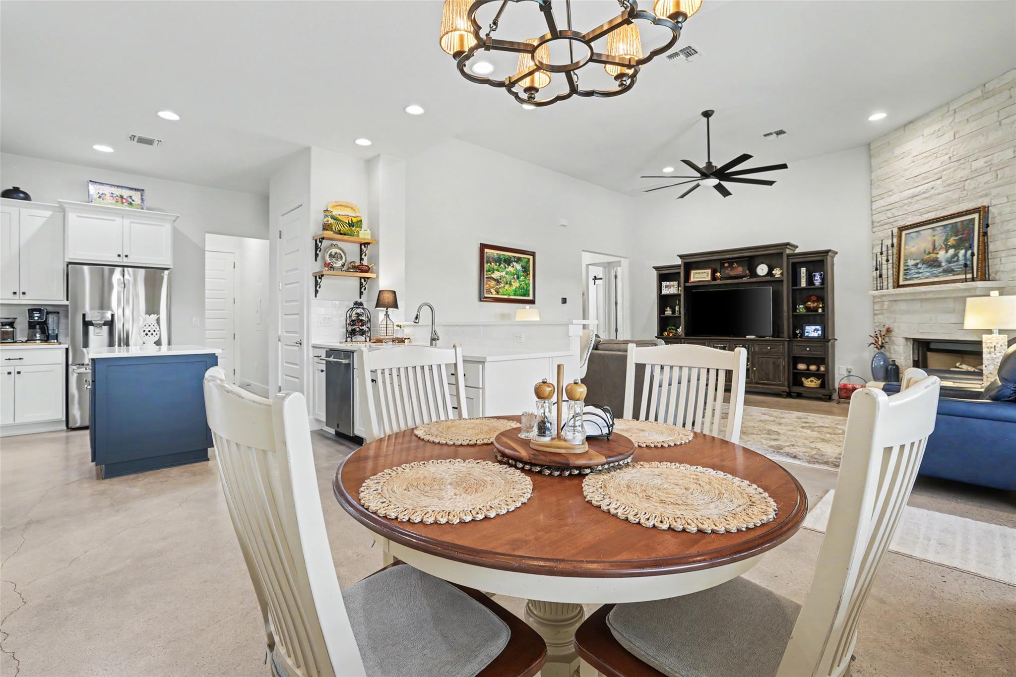 705 Pheasant Mdw, Liberty Hill, TX 78642