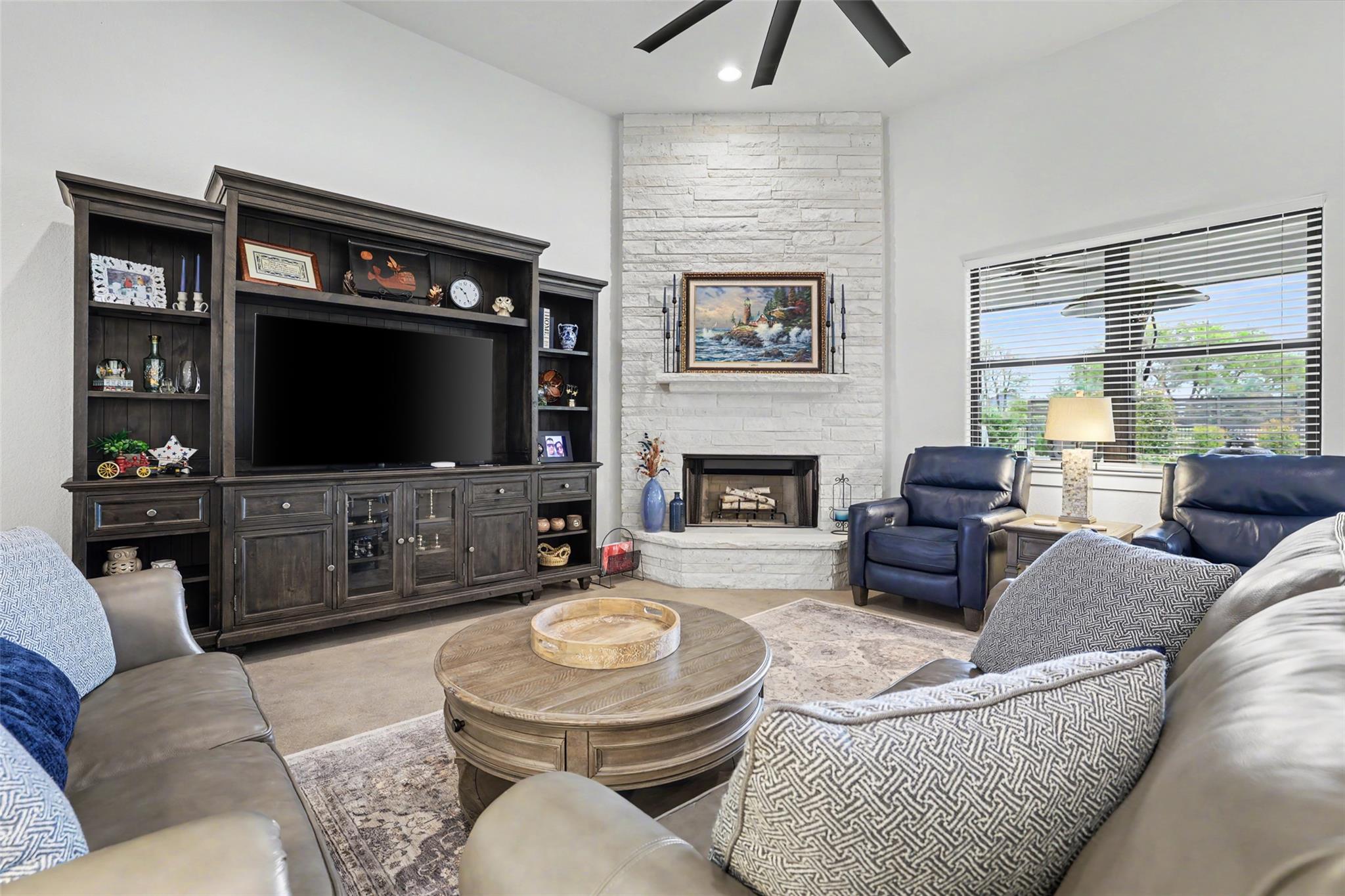 705 Pheasant Mdw, Liberty Hill, TX 78642