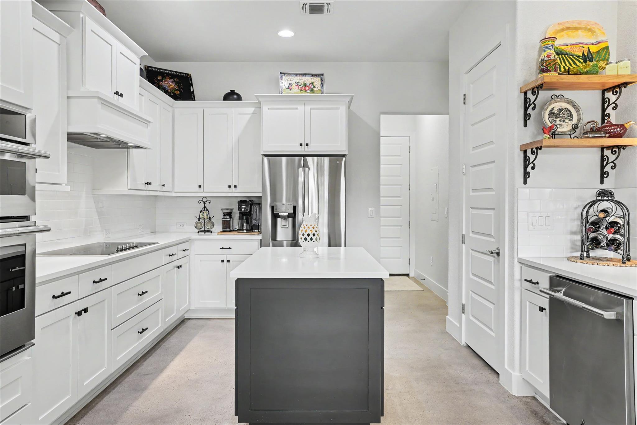 705 Pheasant Mdw, Liberty Hill, TX 78642