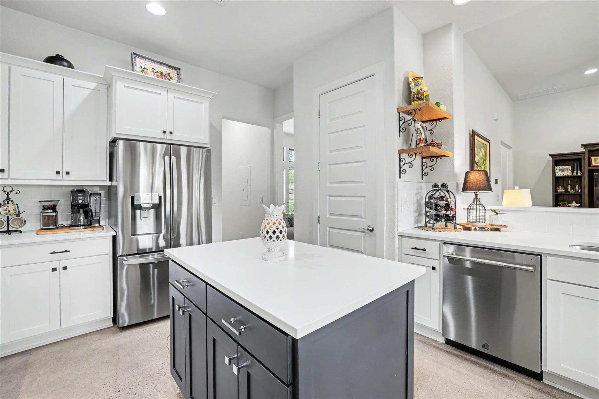 705 Pheasant Mdw, Liberty Hill, TX 78642