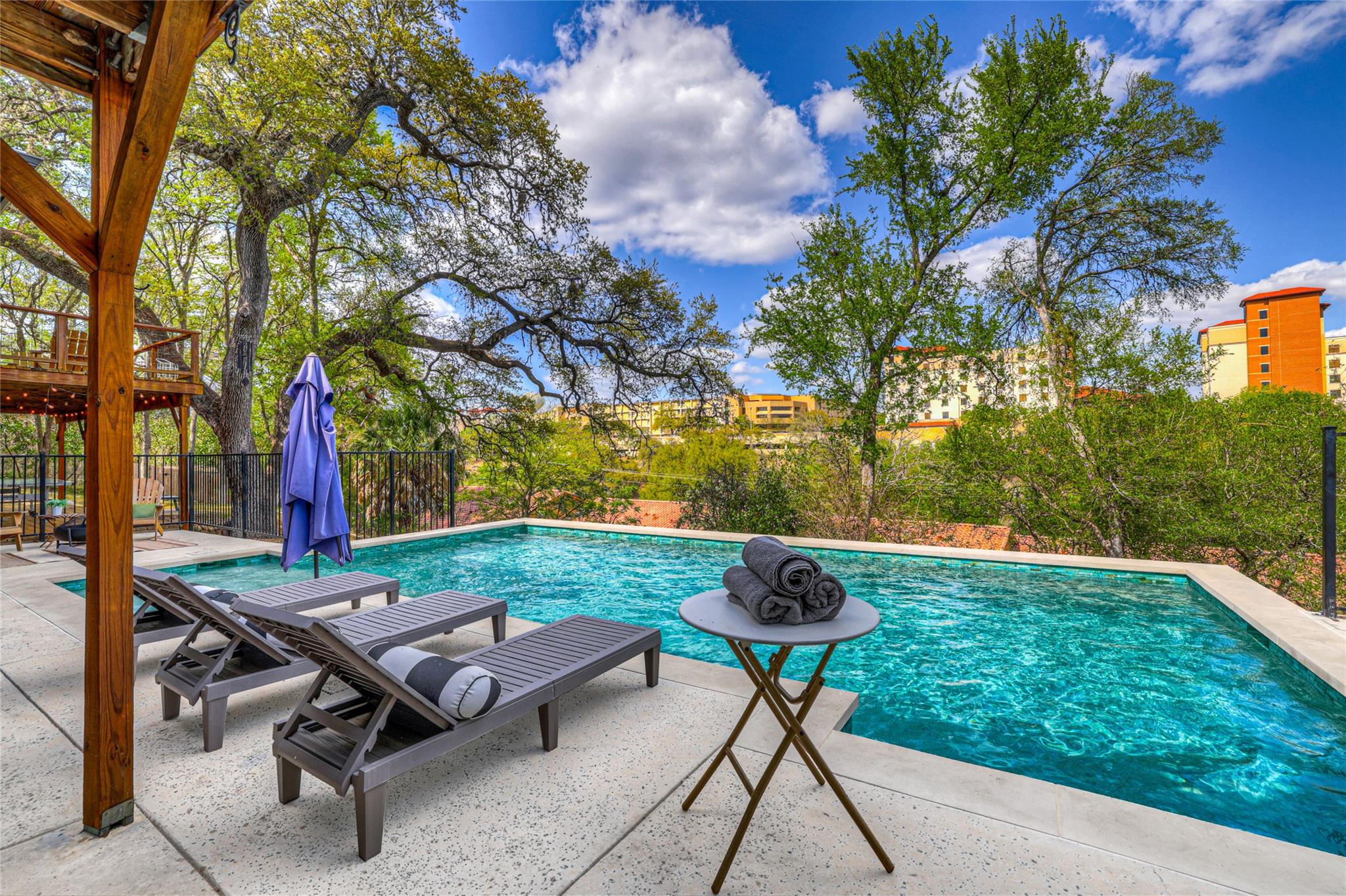 810 N Loop St, San Marcos, TX 78666