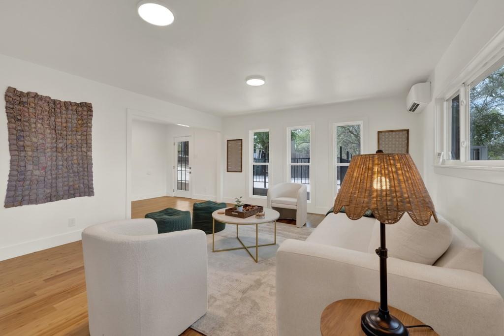 810 N Loop St, San Marcos, TX 78666