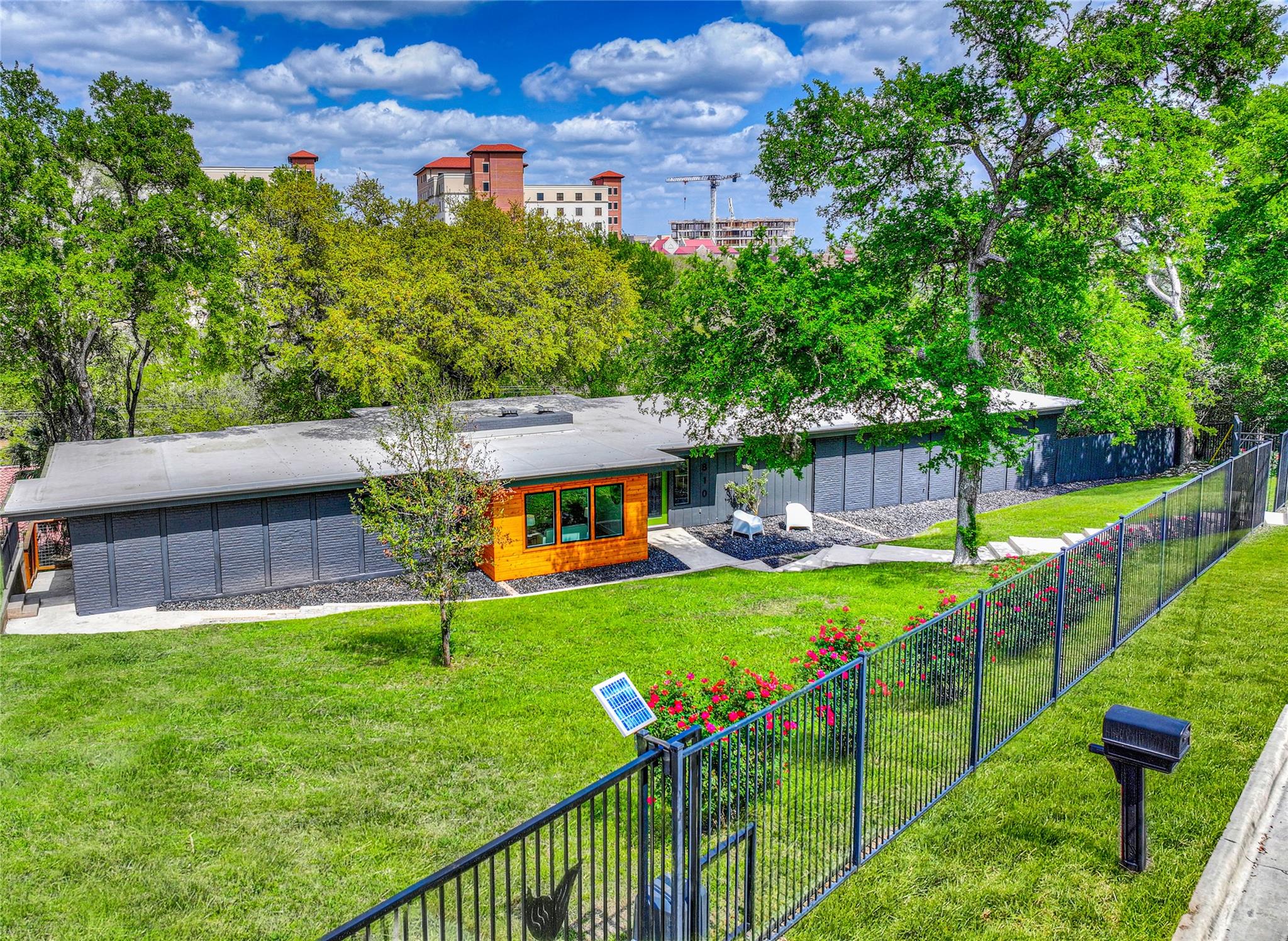 810 N Loop St, San Marcos, TX 78666