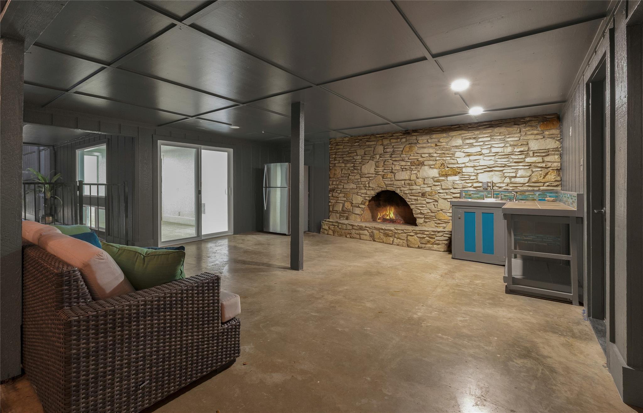 810 N Loop St, San Marcos, TX 78666