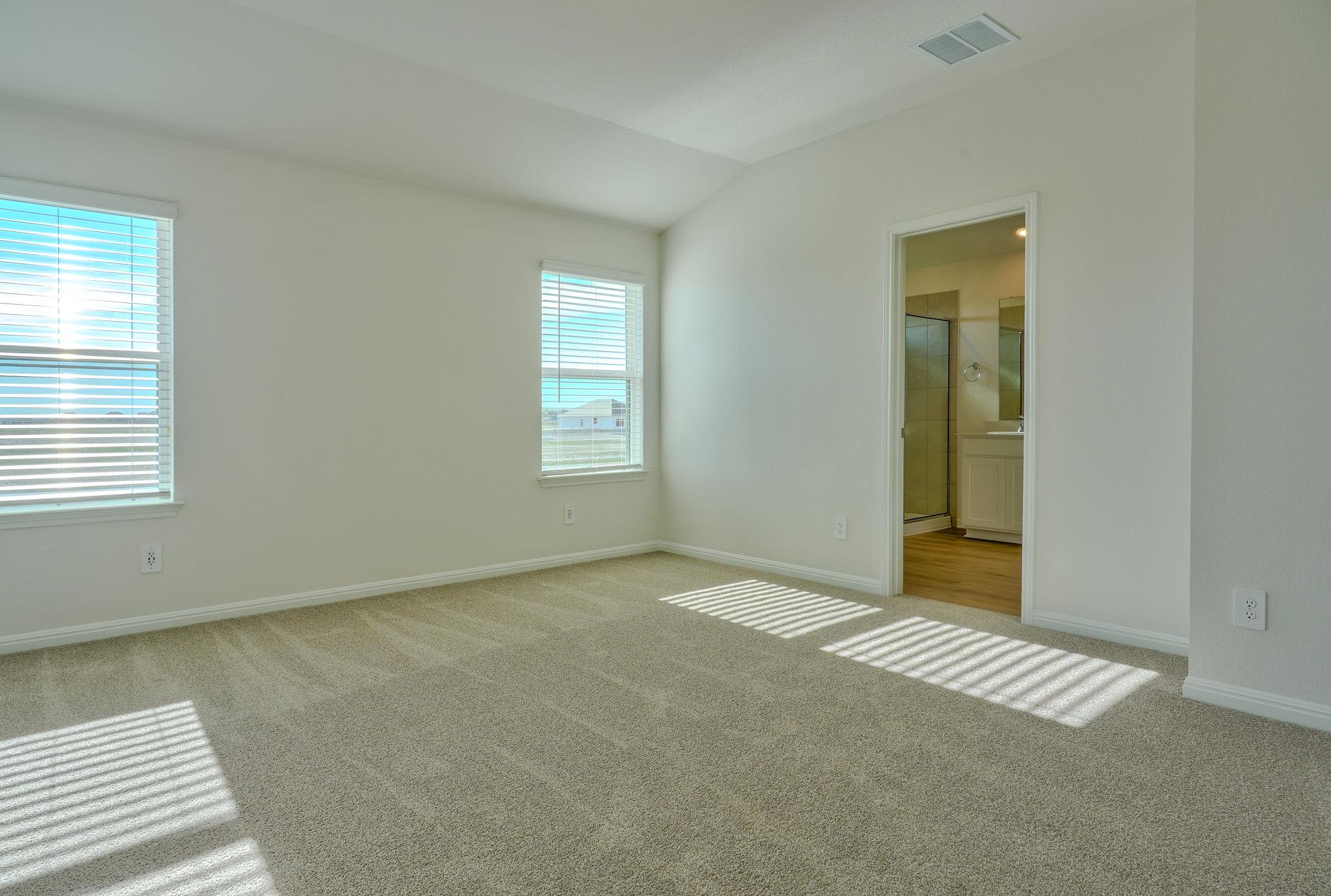 129 Honey Bee Rd, Jarrell, TX 76537