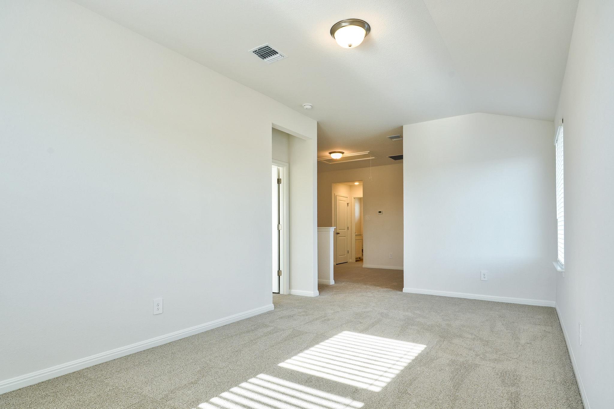 129 Honey Bee Rd, Jarrell, TX 76537