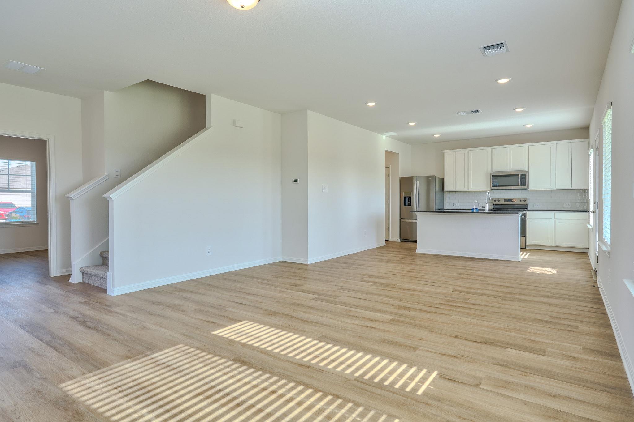 129 Honey Bee Rd, Jarrell, TX 76537