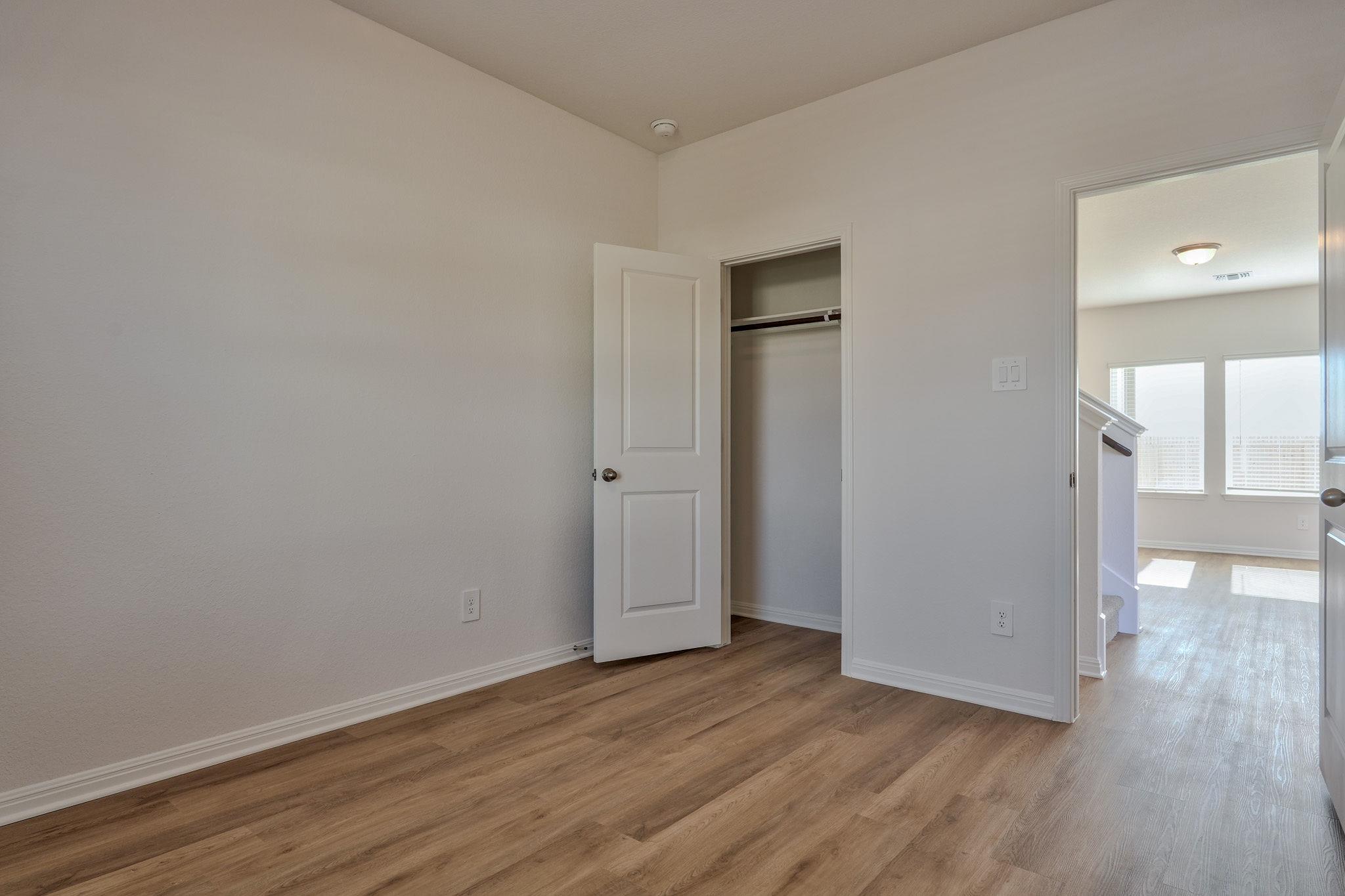 129 Honey Bee Rd, Jarrell, TX 76537